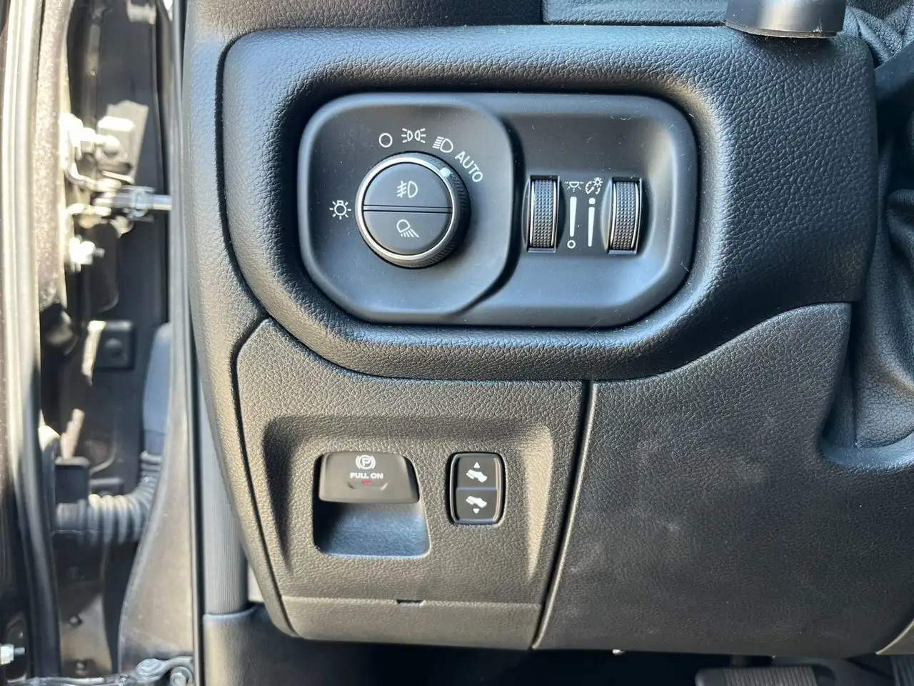 RAM 1500 photo RAM 1500