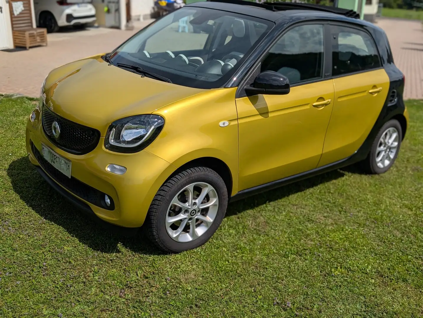 smart forFour Passion 90PS LED/Navi/Panodach/PDC/SHZ Gold - 2