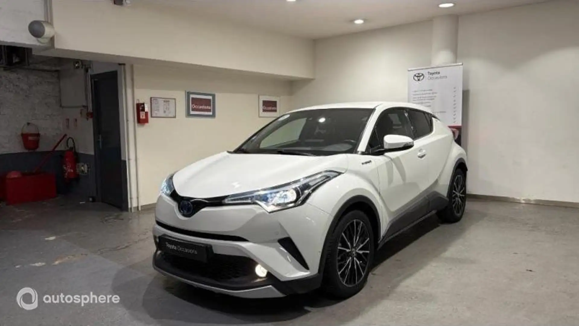 Toyota C-HR 122h Distinctive 2WD E-CVT - 1