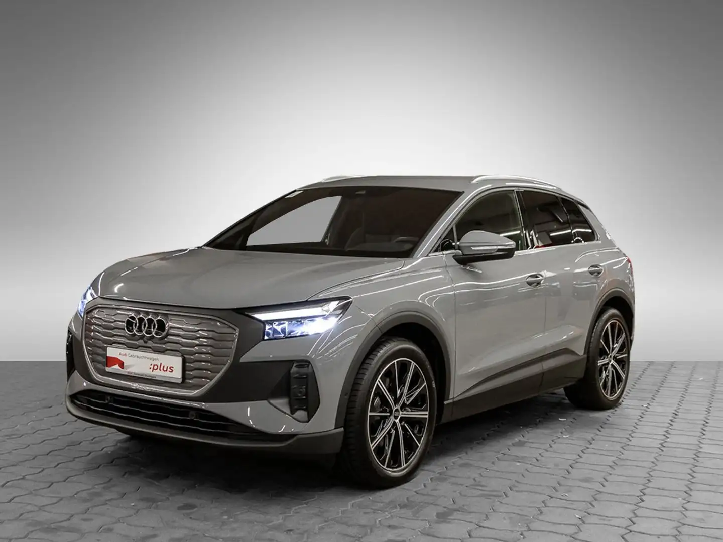 Audi Q4 e-tron 35 RWD 360° AHK Keyless Navi 360° AHK Grau - 2