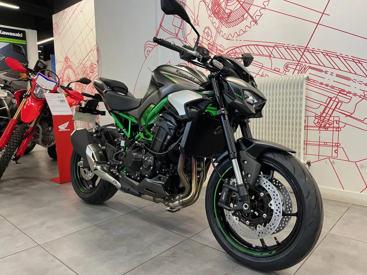 Kawasaki Z 900 Vert - 2