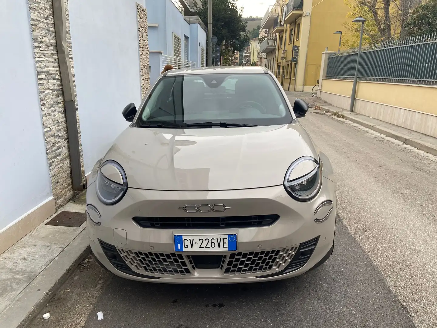 Fiat 600 600 IV 2023 1.2 hybrid 110cv auto Beige - 1