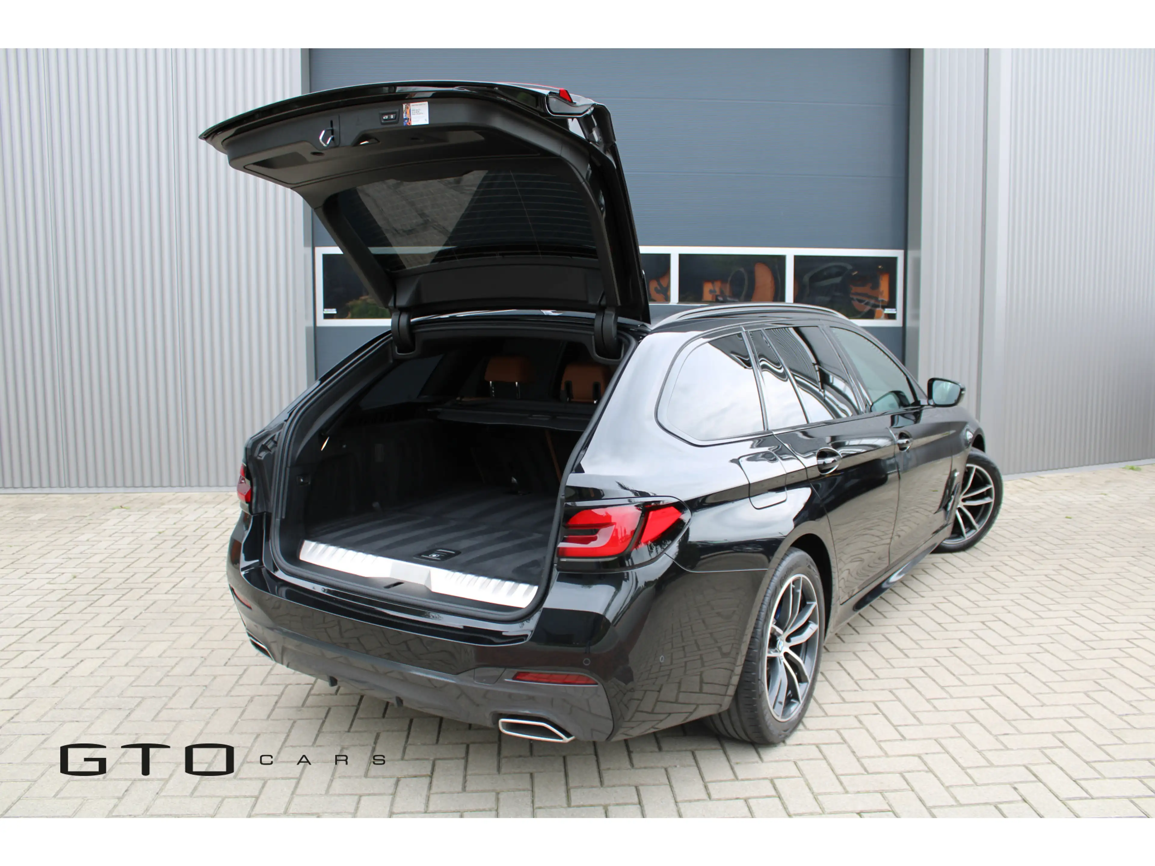 BMW 530 5-serie Touring 530e High Executive | Pano | M Spo — photo 34