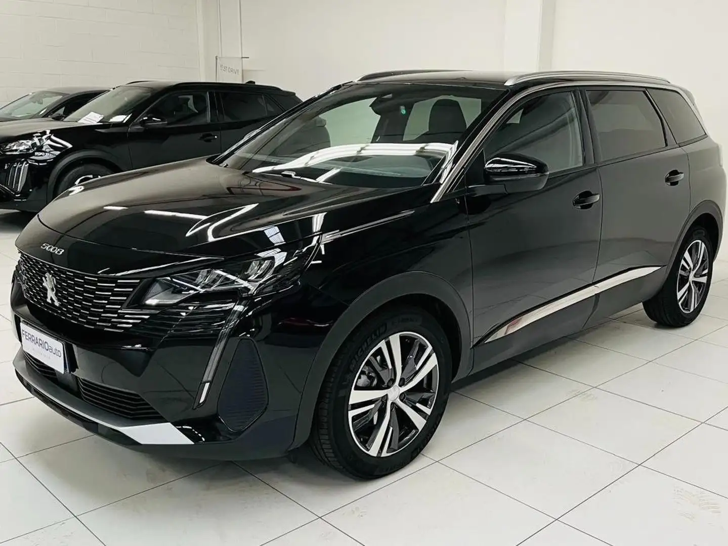 Peugeot 5008 5008 II hybrid 48V Allure 136cv e-dcs6 - Aziendale Noir - 1