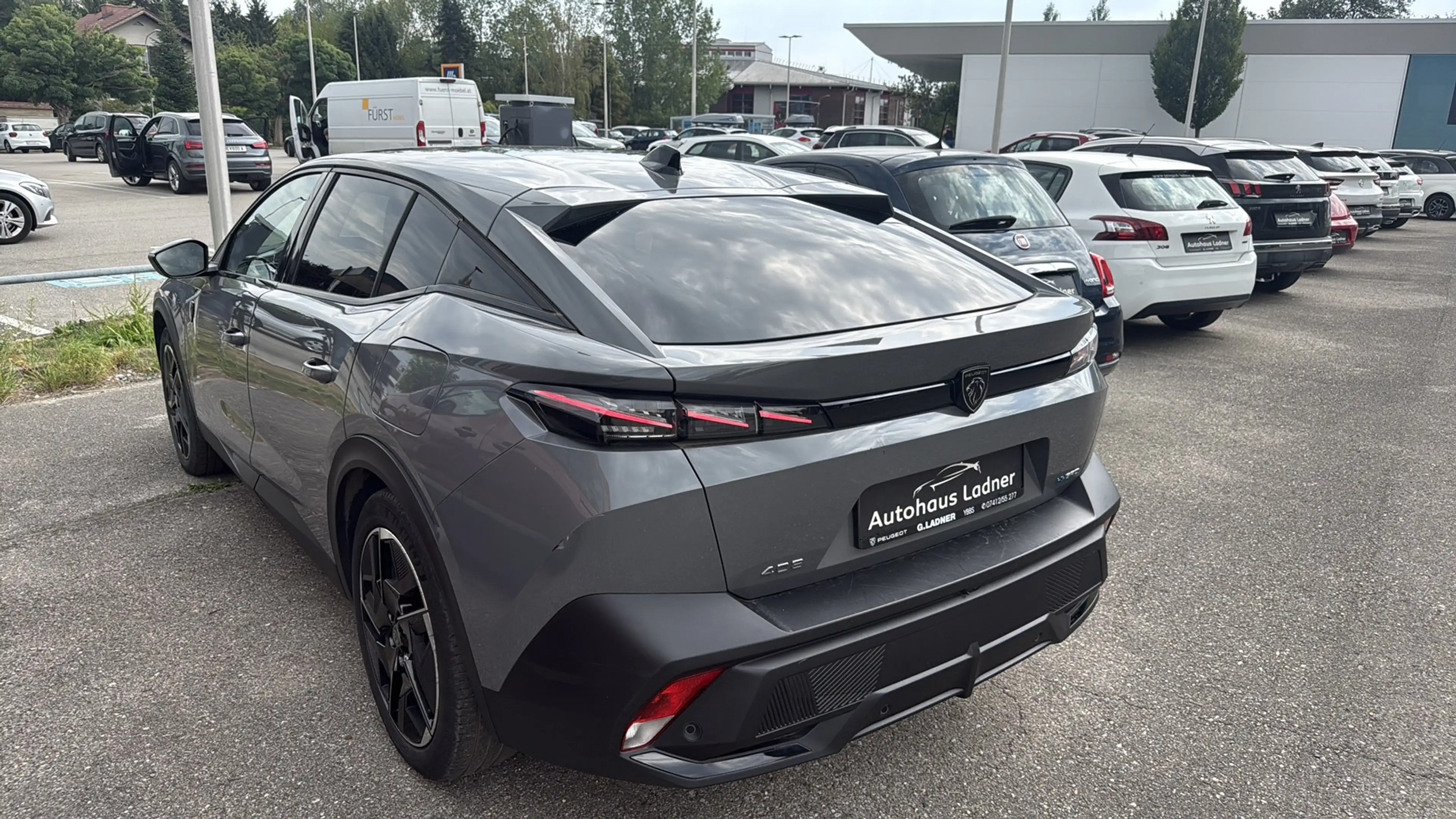 Peugeot 408 GT PHEV 225 e-EAT8 — photo 6