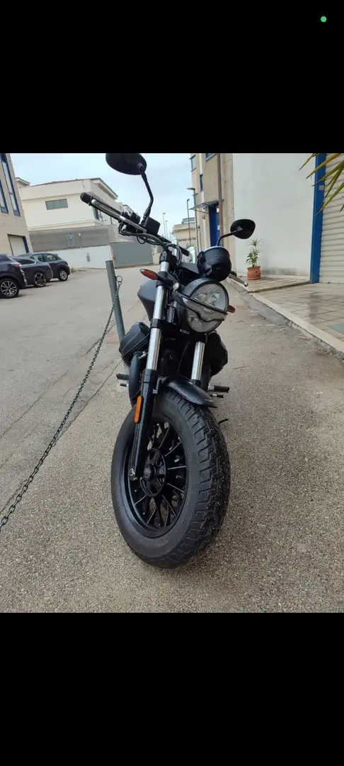 Moto Guzzi V 9 bobber Negro - 1