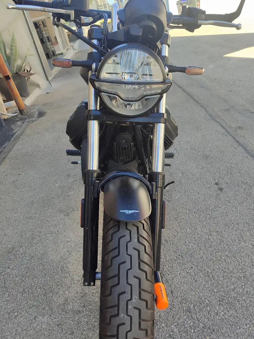 Moto Guzzi V 9 bobber Czarny - 2