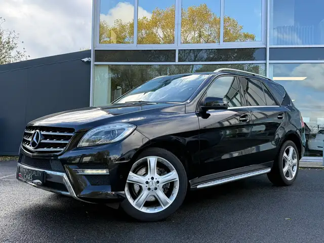 Mercedes-Benz ML 250 4MATIC AMG / TREKHAAK / ZETELVERWARMING / NAVI /