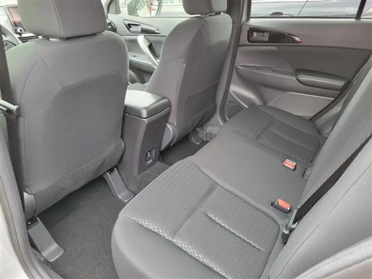 Mitsubishi Eclipse Cross снимка Mitsubishi Eclipse Cross
