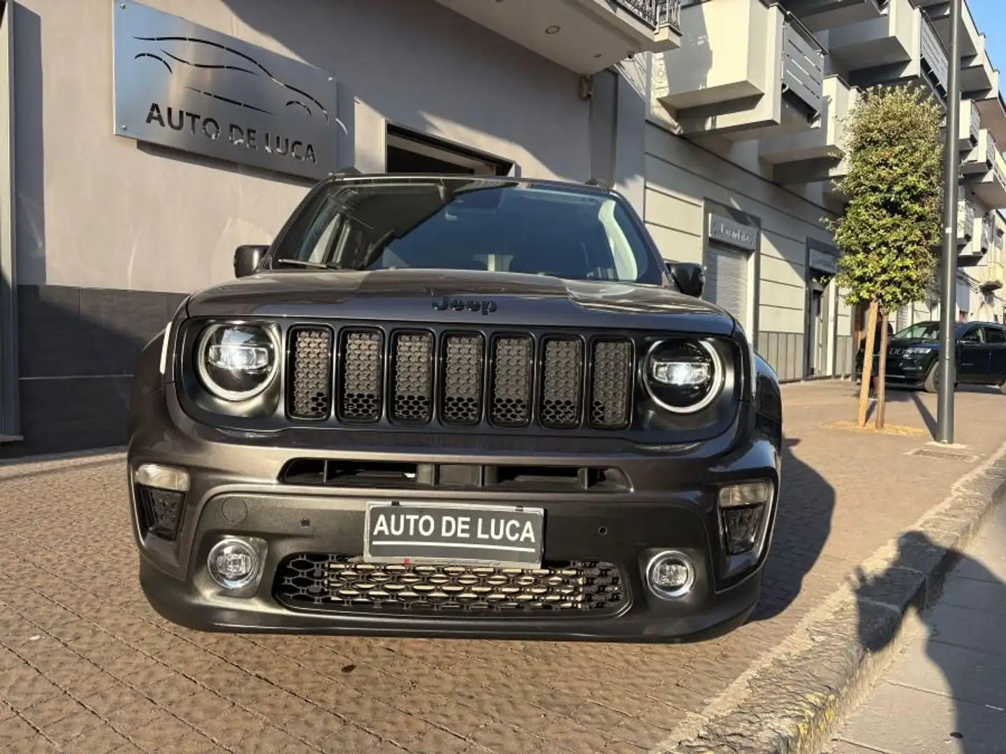 Jeep Renegade jeep renegade 1.6 mjet autom nighteagle certificat Grijs - 1