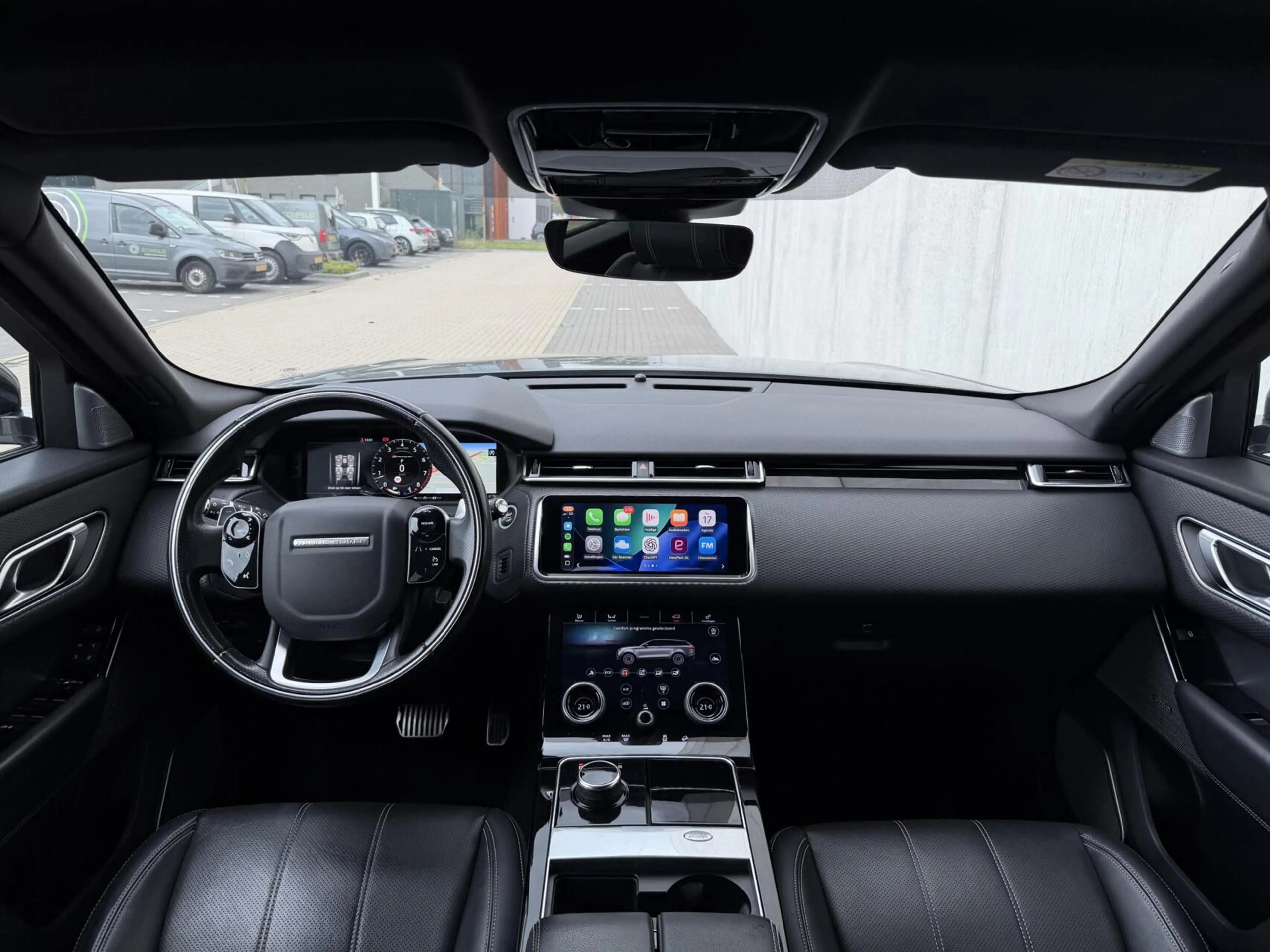 Land Rover Range Rover Velar 2.0 300 pk R-Dynamic HSE | LED | Meridian — photo 2