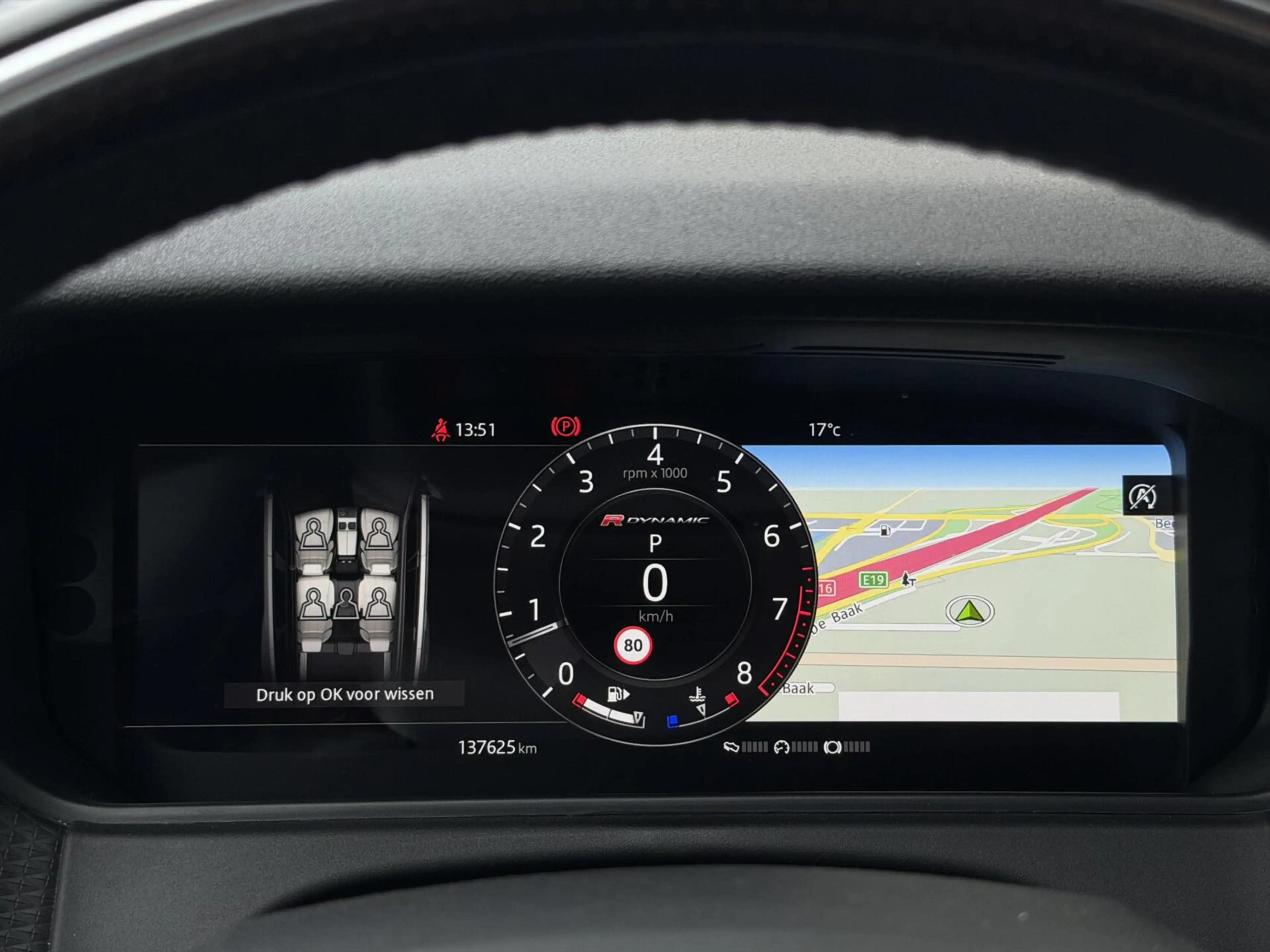 Land Rover Range Rover Velar 2.0 300 pk R-Dynamic HSE | LED | Meridian — photo 12