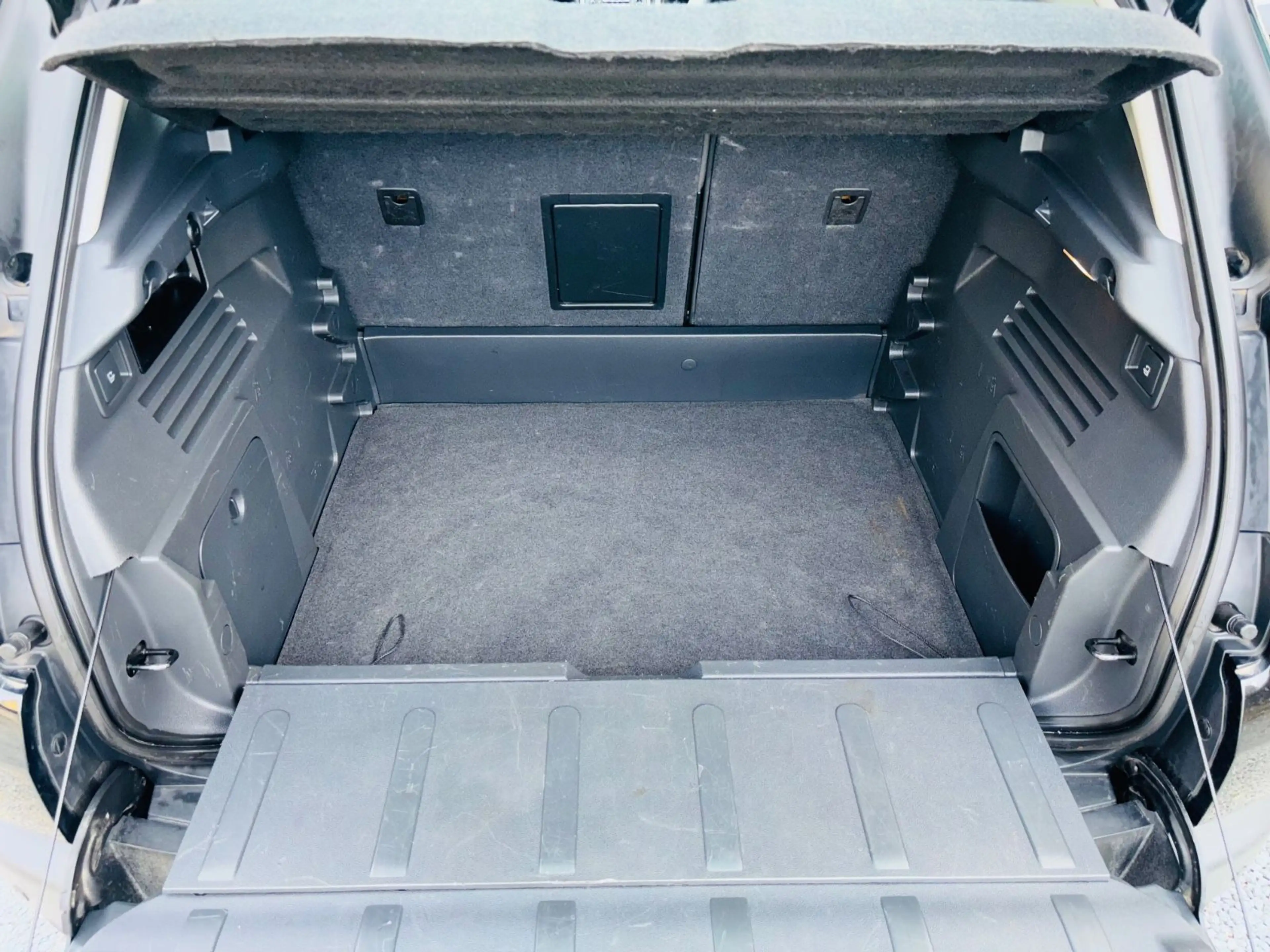 Peugeot 3008 LEDER,KLIMA,2xPDC,Allwetter,Anhängerkupplun — photo 15