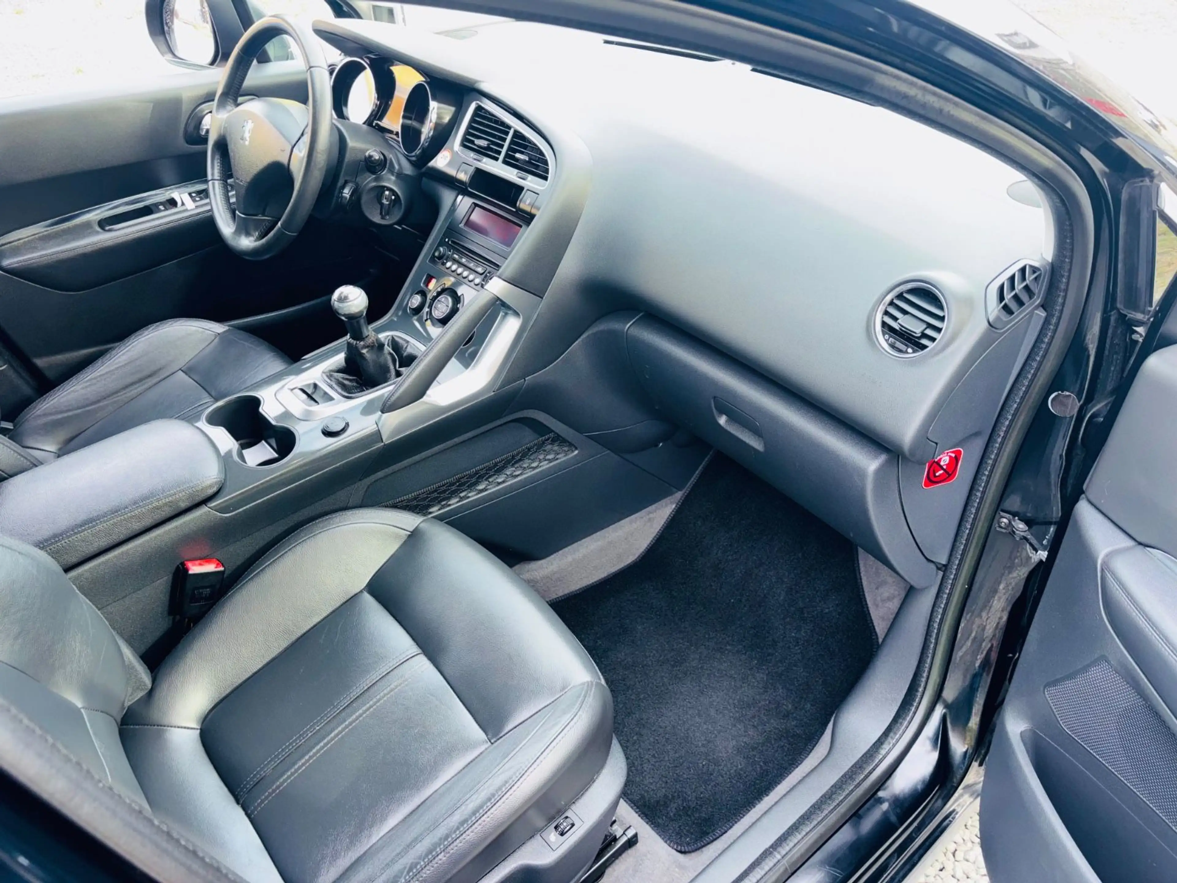 Peugeot 3008 LEDER,KLIMA,2xPDC,Allwetter,Anhängerkupplun — photo 11