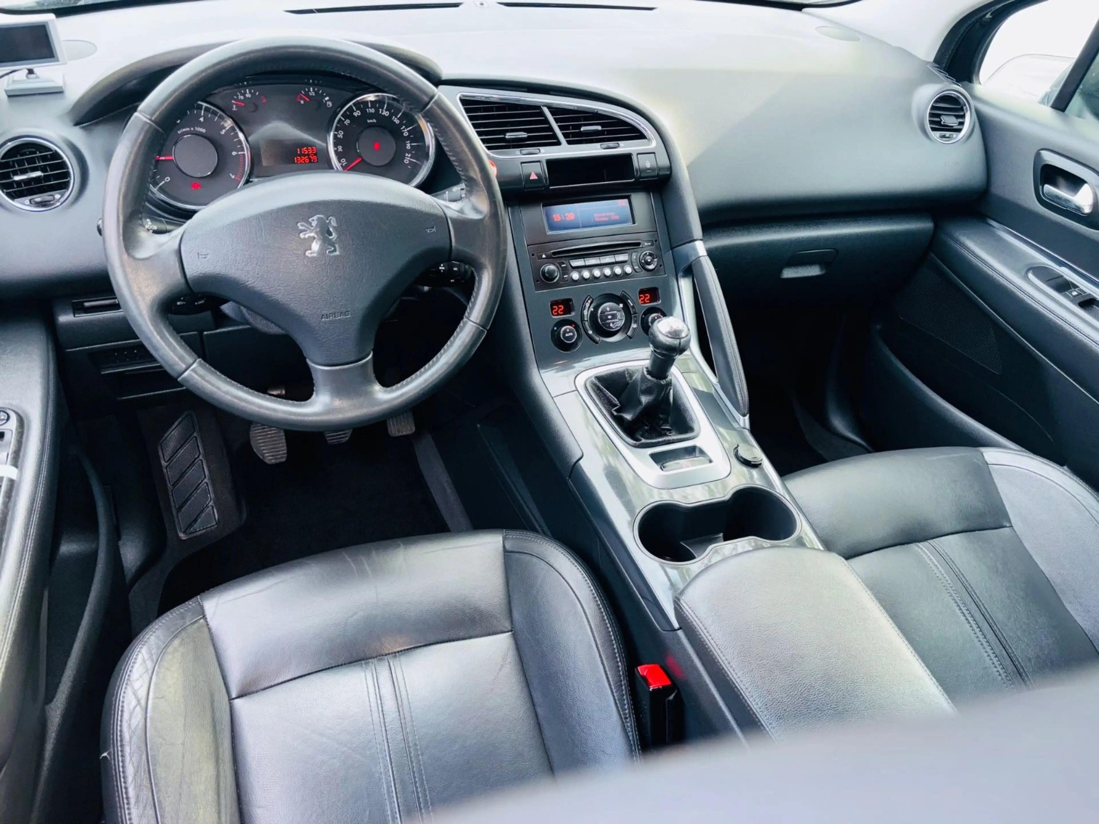 Peugeot 3008 LEDER,KLIMA,2xPDC,Allwetter,Anhängerkupplun — photo 5