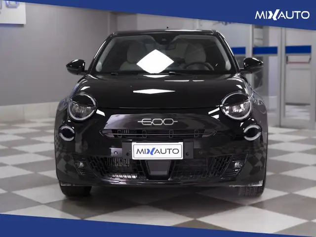 Fiat 600 view 2