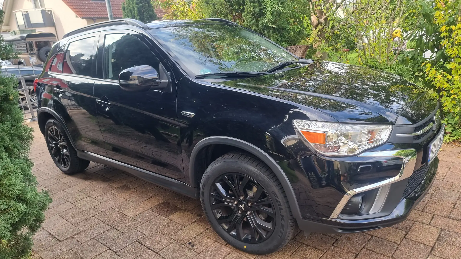 Mitsubishi ASX ASX 1.6 ClearTec 2WD Edition+ Schwarz - 1