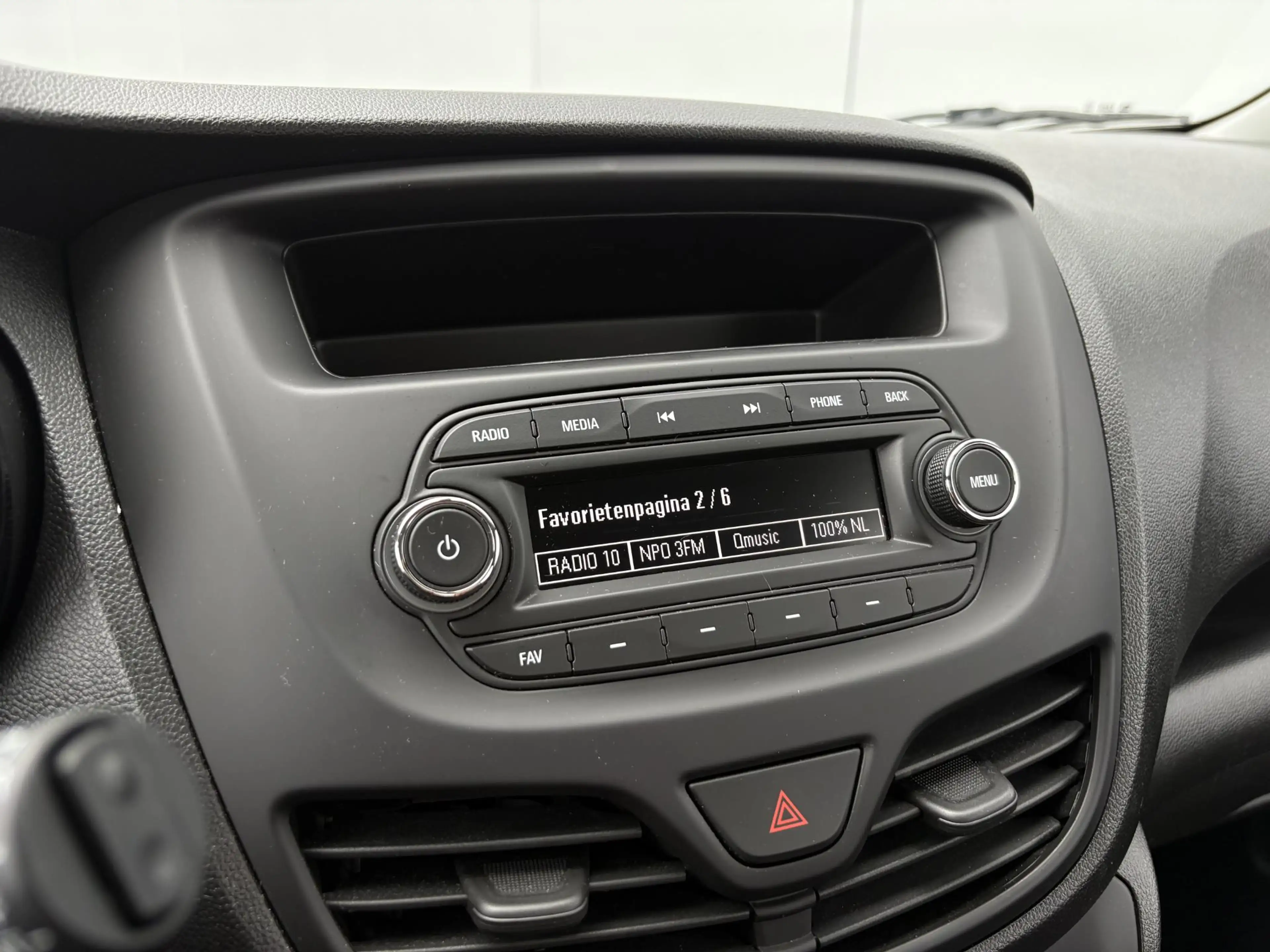 Opel Karl 1.0 ecoFLEX 120 Jaar Edition / Airco / Bluetooth / — photo 26