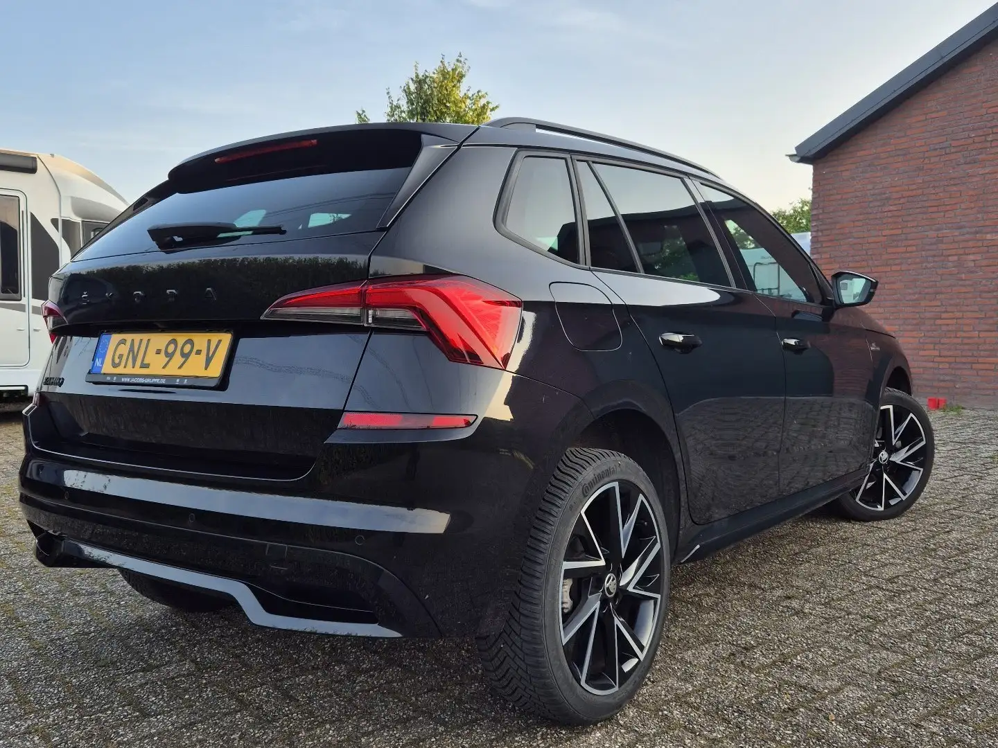 Skoda Kamiq 1.5 TSI ACT Sp Bns monte carlo Nero - 2