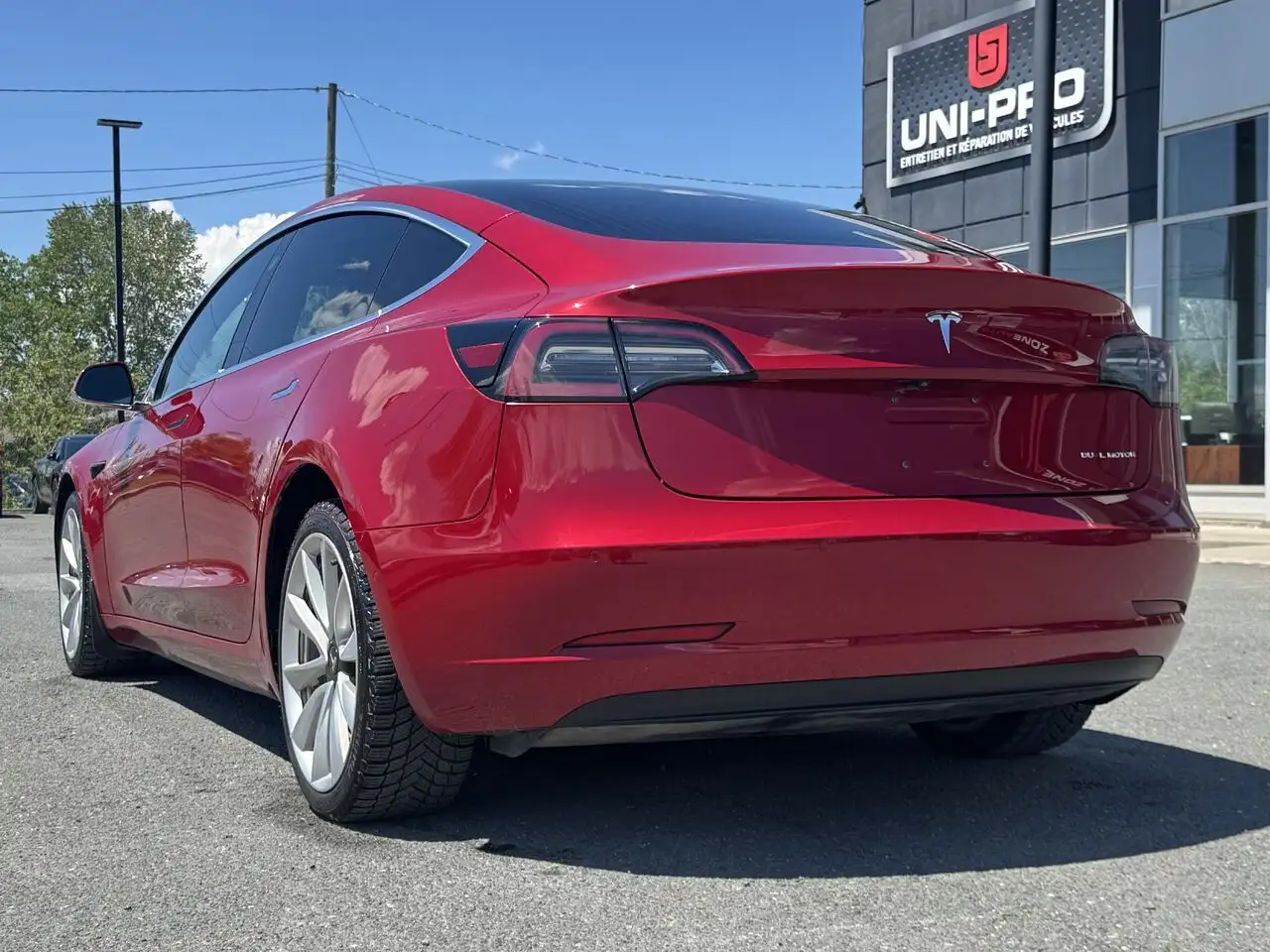 Tesla Model 3 photo Tesla Model 3