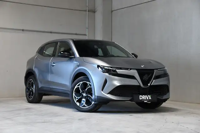 Alfa Romeo Junior E-Junior - Carplay - ACC - DAB