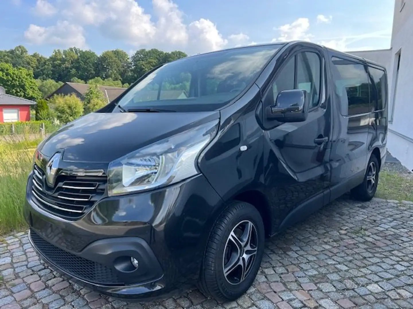 Renault Trafic L1H1 3,0t (8/9 Sitze) Life - 2