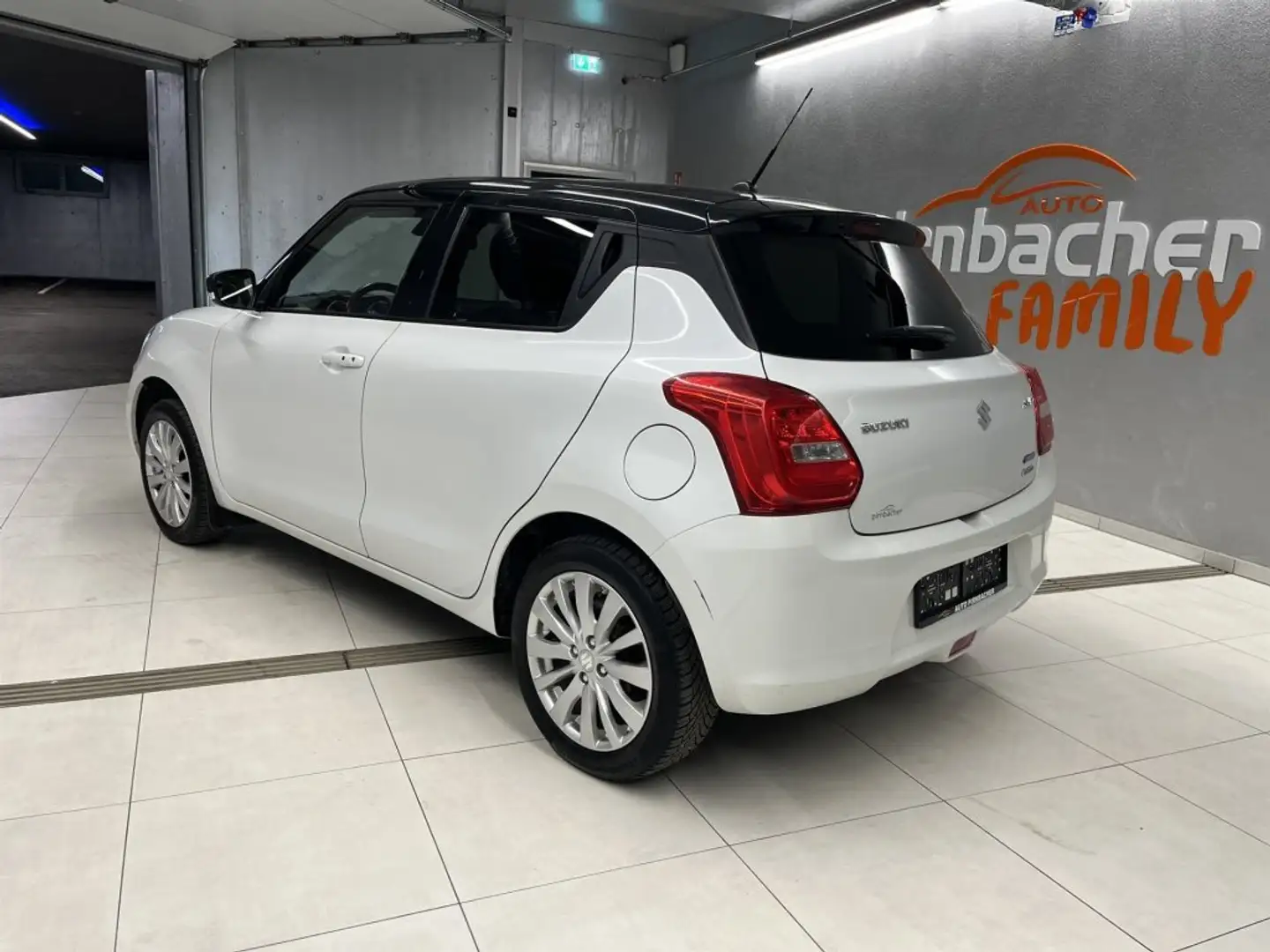 Suzuki Swift 1.2 DJ SHVS ALLGRIP flash Schwarz - 2