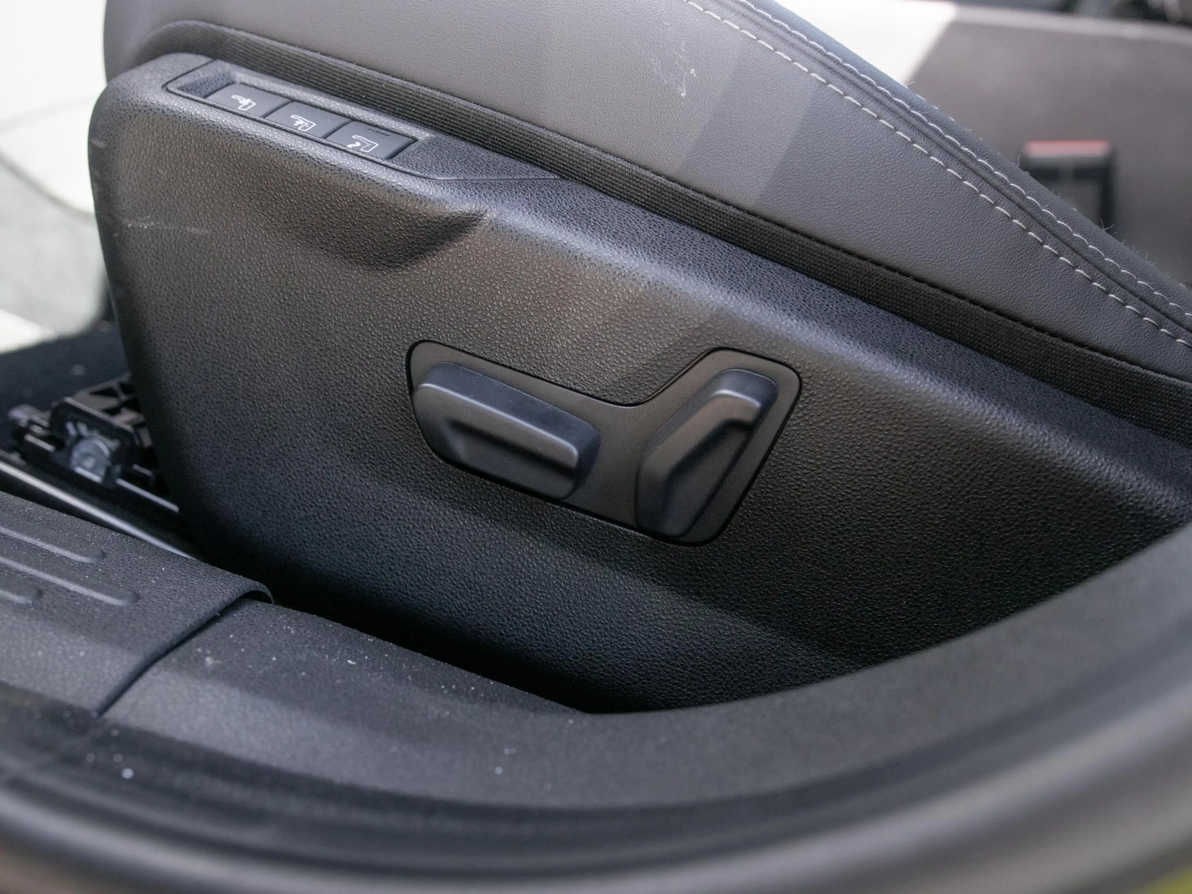 Fiat 600e Sport 54 kWh | Navi | Bicolore — photo 12