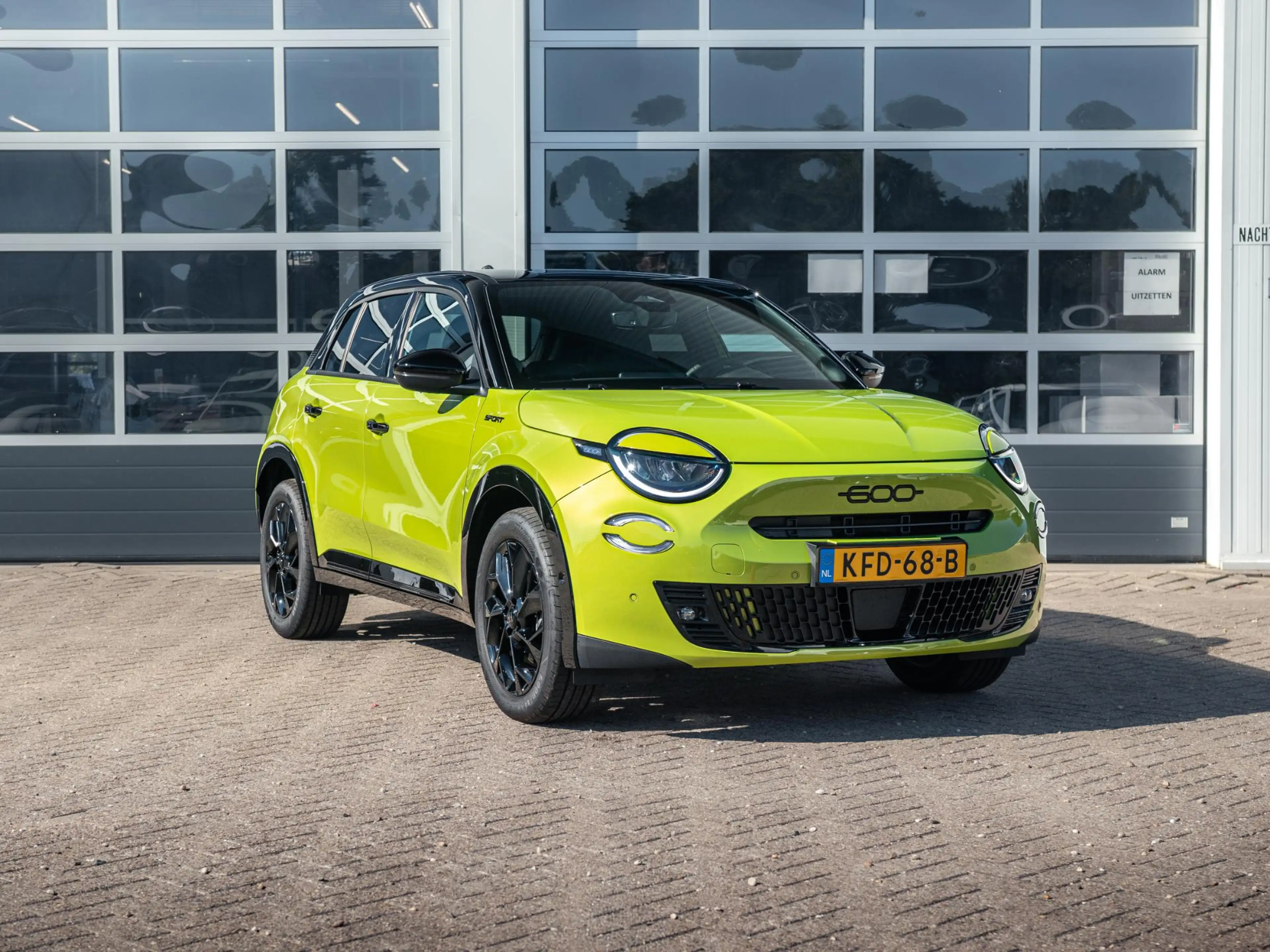 Fiat 600e Sport 54 kWh | Navi | Bicolore — photo 3