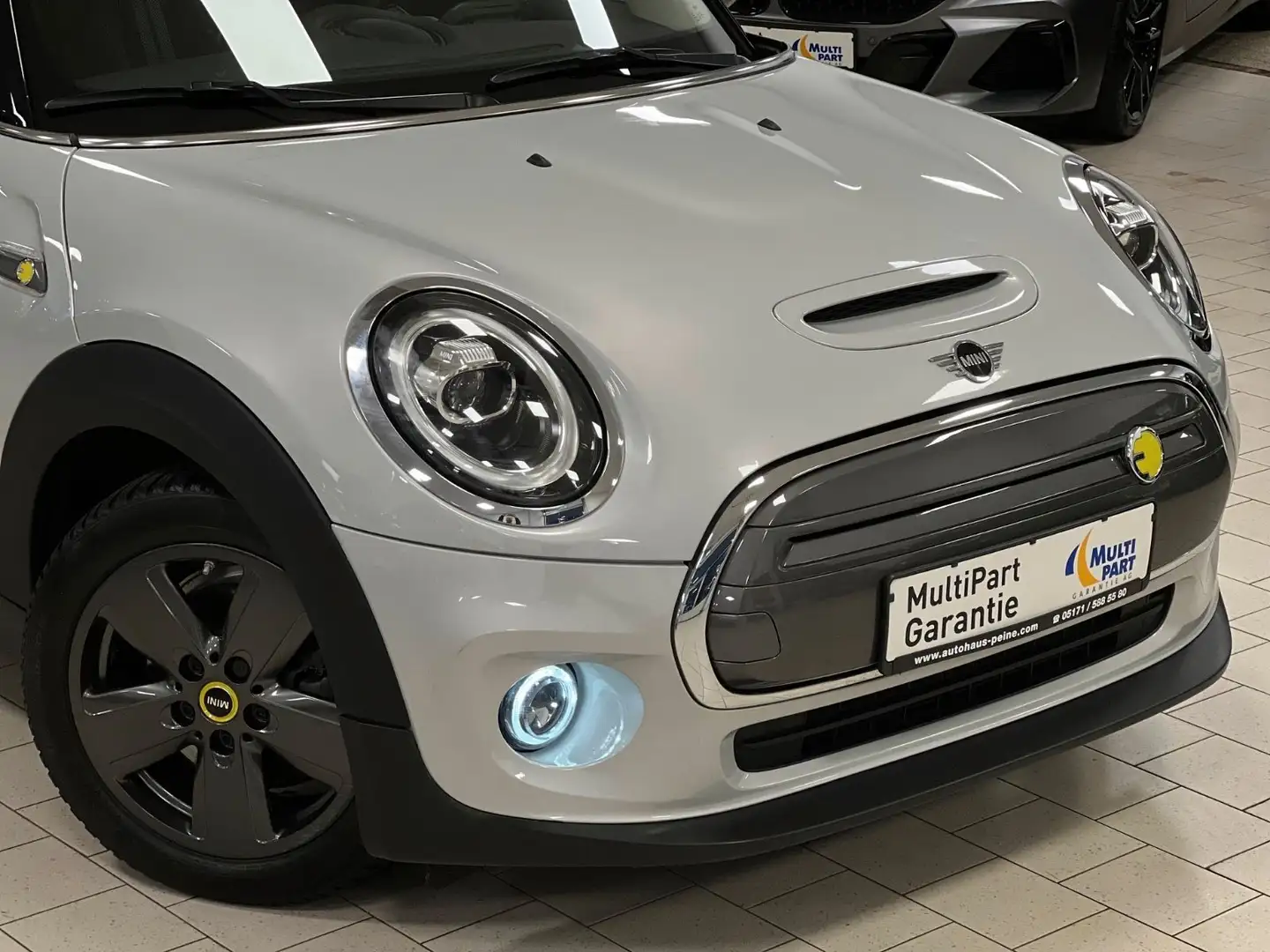 MINI Cooper SE CooperSE/Aut/Navi/LED/SportStz/AppleC/TrimS Stříbrná - 2