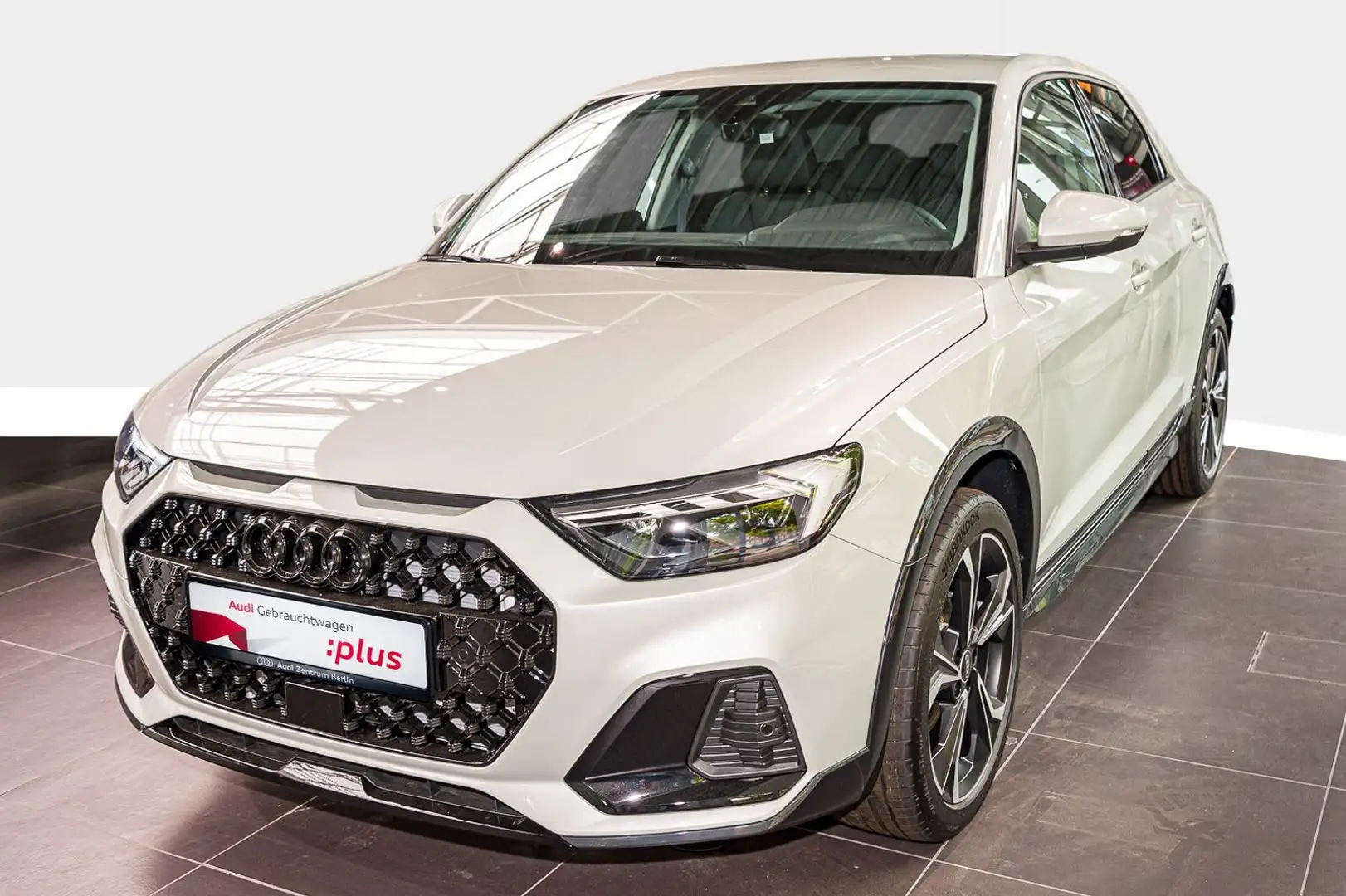 Audi A1 35 TFSI S tronic Stříbrná - 2
