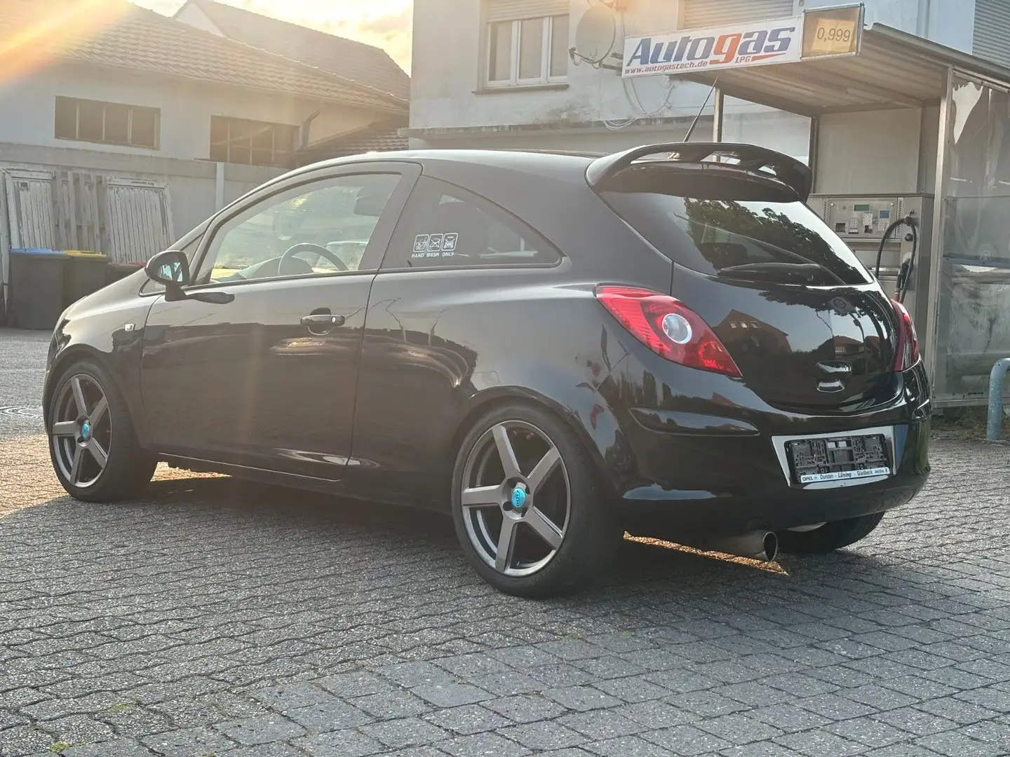 Opel Corsa D Energy TÜV-Insp. Neu-Sportfahrwerk *TOP* Zwart - 2