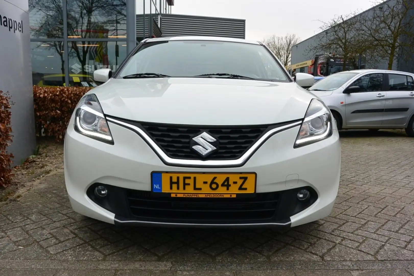 Suzuki Baleno 1.0 High Exe Automaat 5-deurs All-seasons Fehér - 2