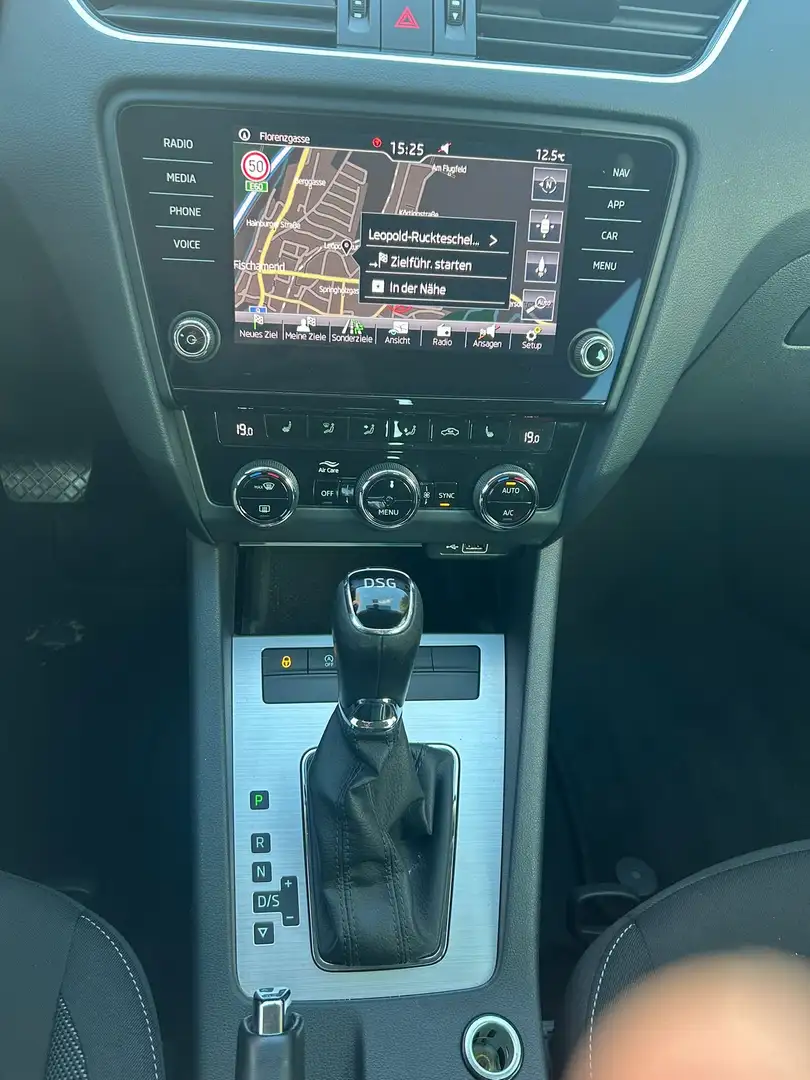 Skoda Octavia Ambition Grau - 2