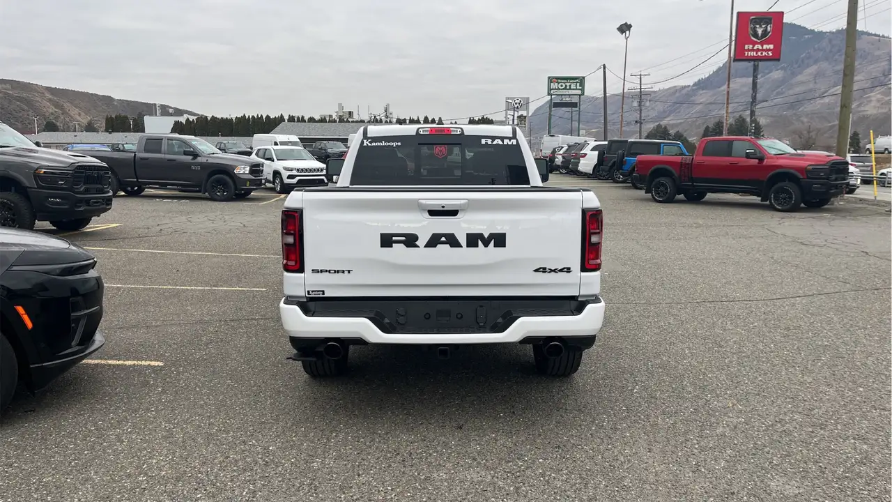 RAM 1500 снимка RAM 1500