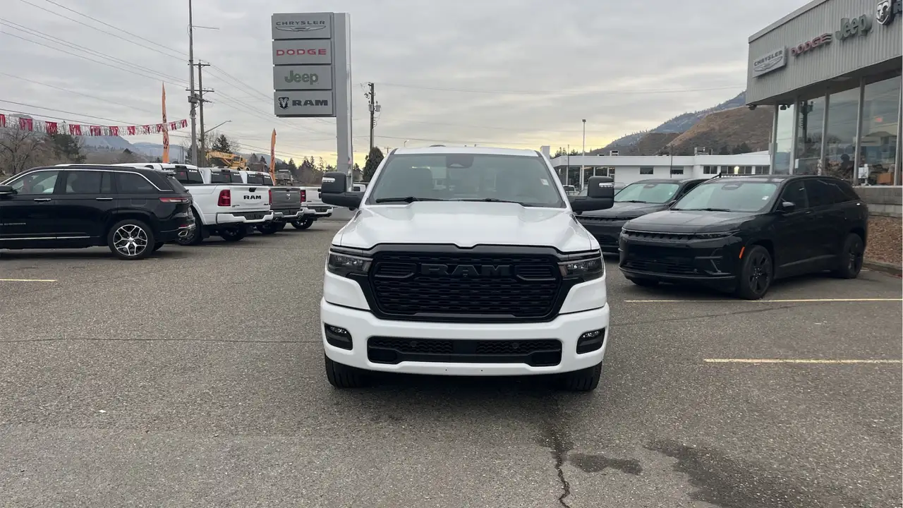RAM 1500 снимка RAM 1500