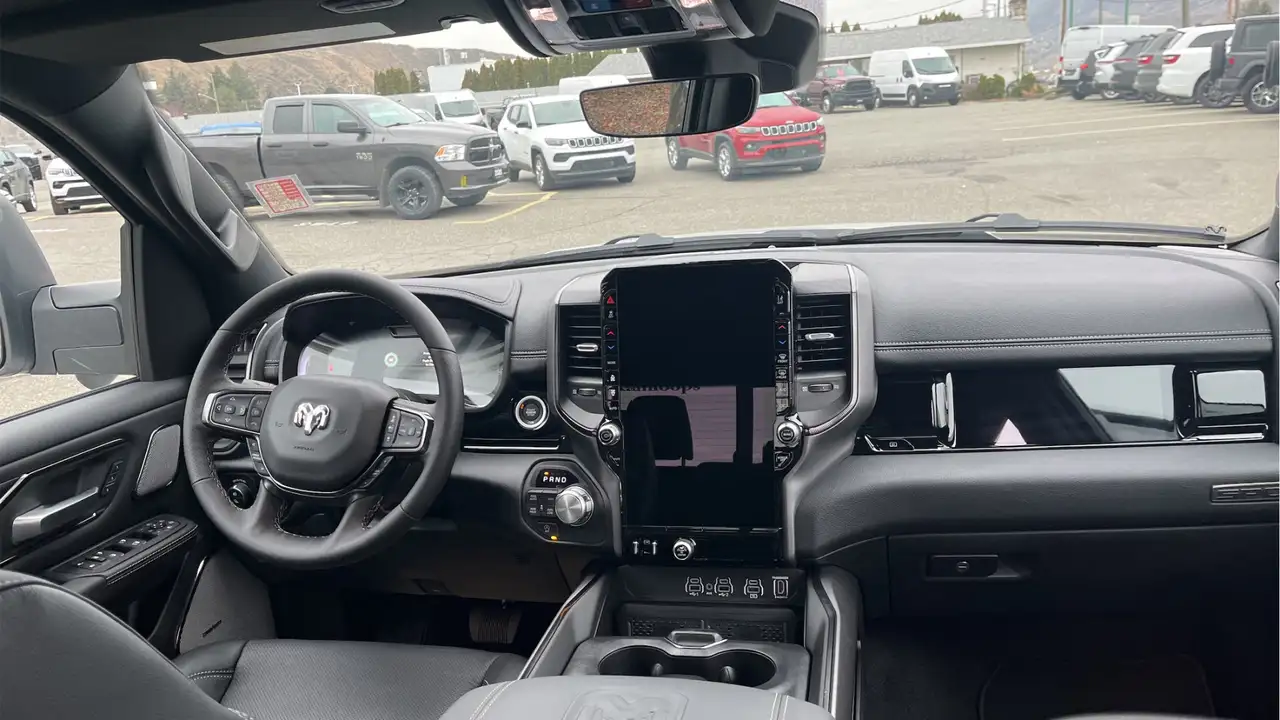 RAM 1500 снимка RAM 1500