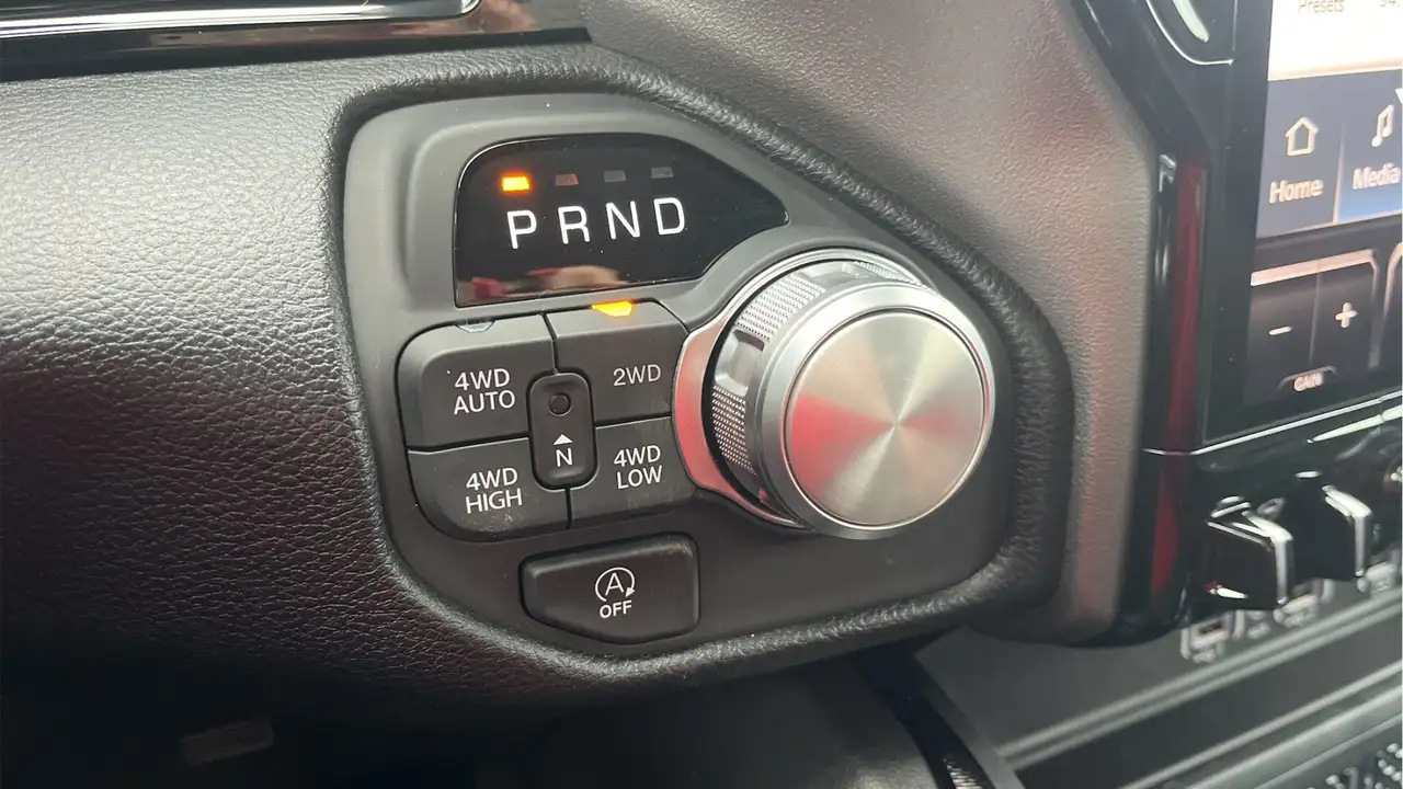 RAM 1500 снимка RAM 1500