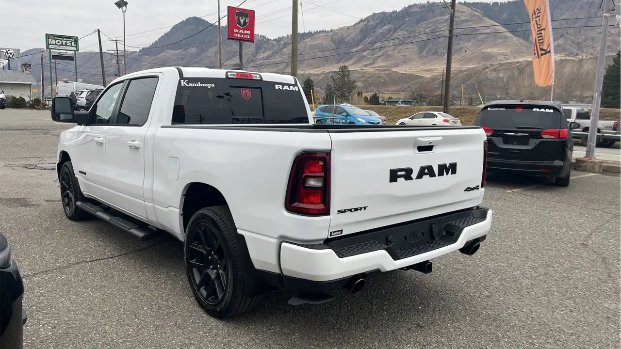 RAM 1500 снимка RAM 1500