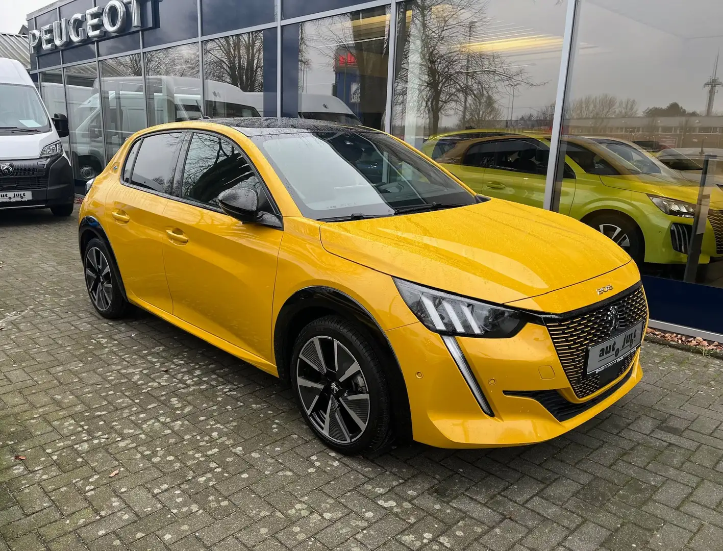 Peugeot e-208 208 Elektromotor 136 GT Pack Jaune - 2