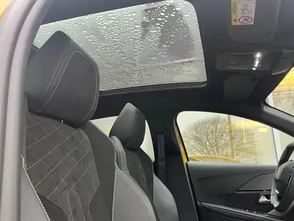 Annonce voiture d'occasion Peugeot e-208 - CARADIZE