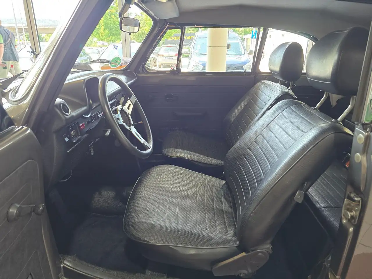Volkswagen Käfer 1303 Cabrio+LEDER+TÜV 06/27+H-KENNZEICHEN+, foto 10
