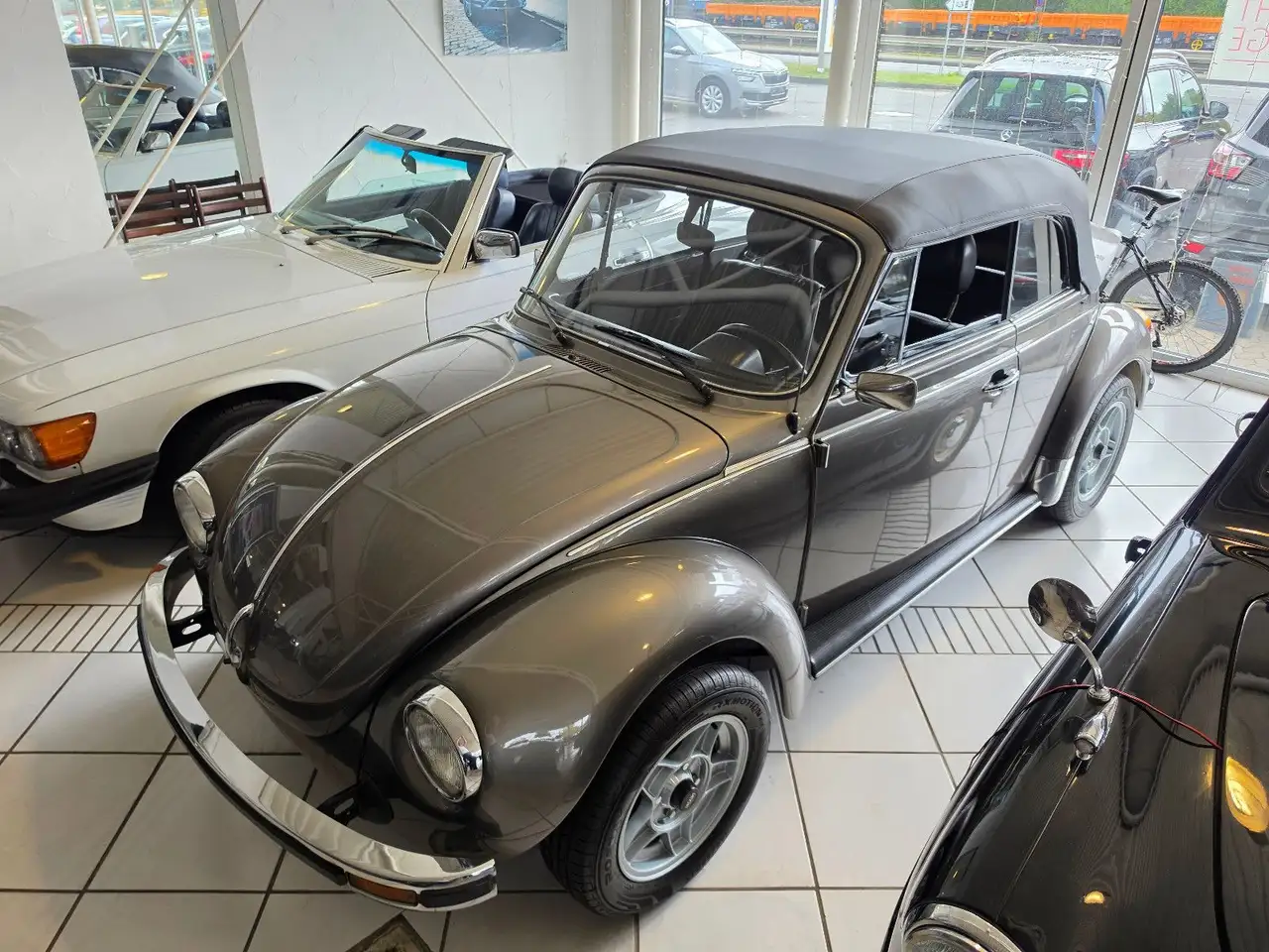 Volkswagen Käfer 1303 Cabrio+LEDER+TÜV 06/27+H-KENNZEICHEN+, foto 5