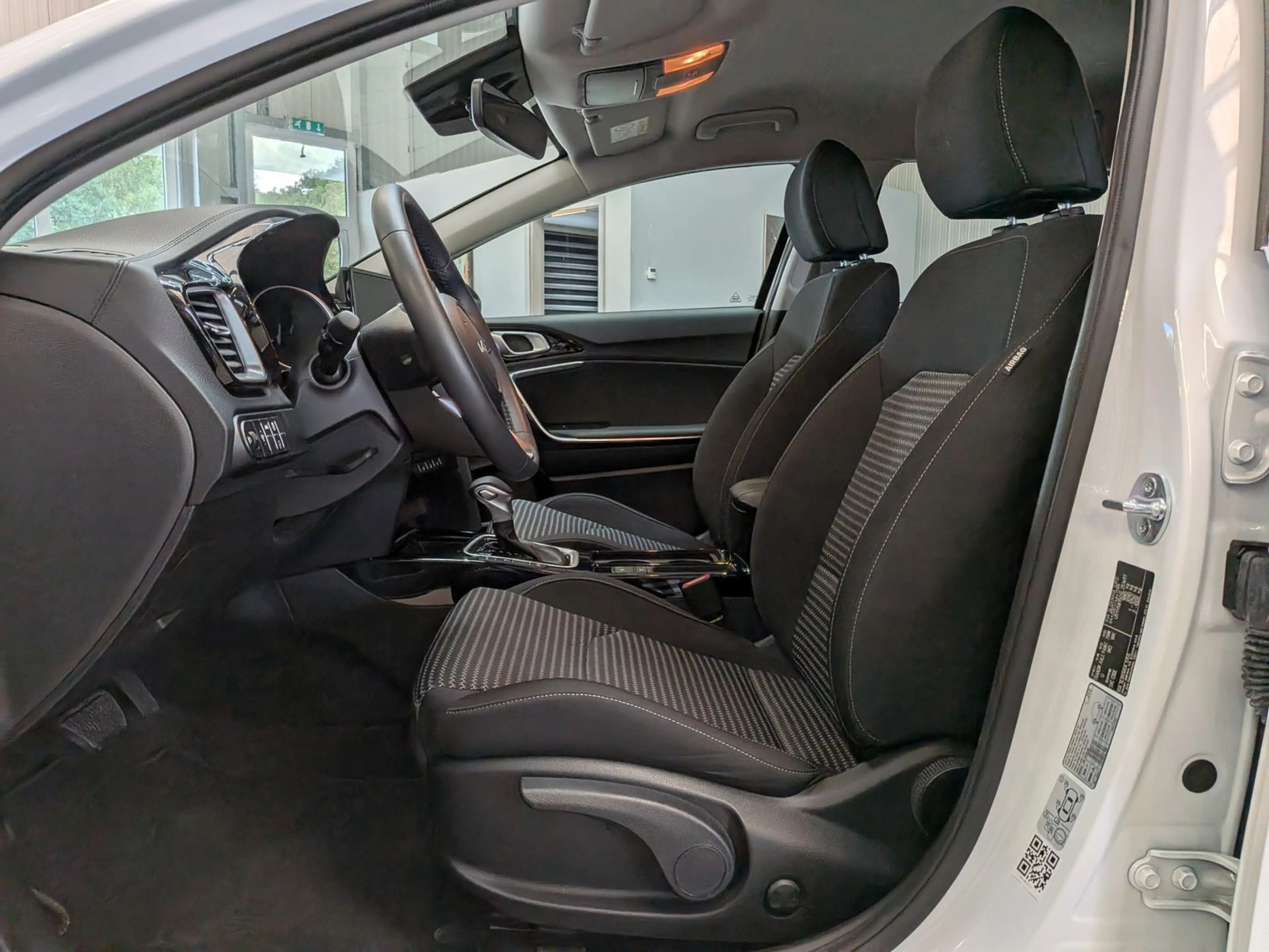 Kia Ceed / cee'd 1.5 DCT Spirit JBL Temp LED Cam ACC — photo 13