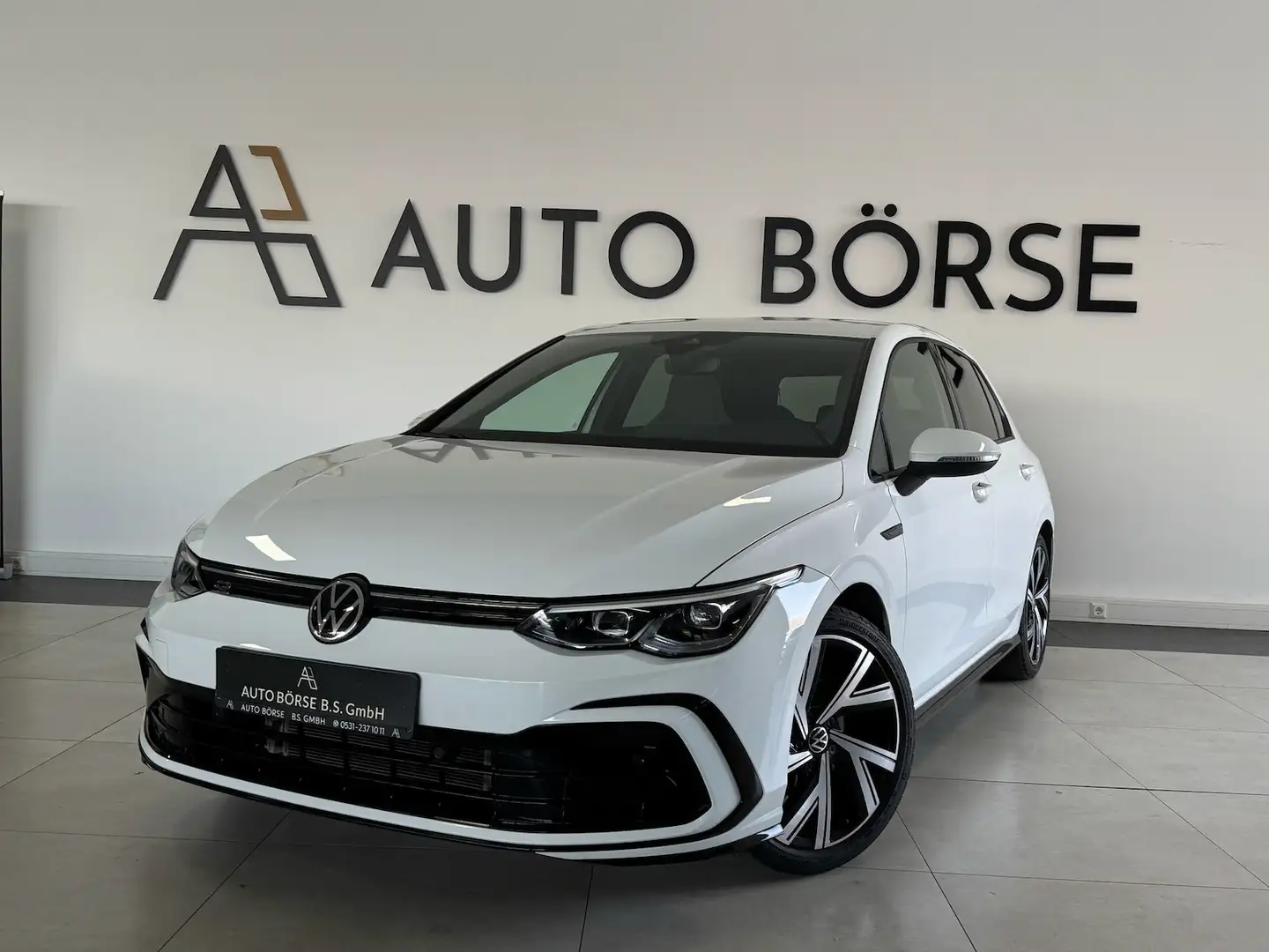 Volkswagen Golf VIII Lim 1.5 eTSI DSG R Line*CAM*ViCO*LED* Bianco - 1