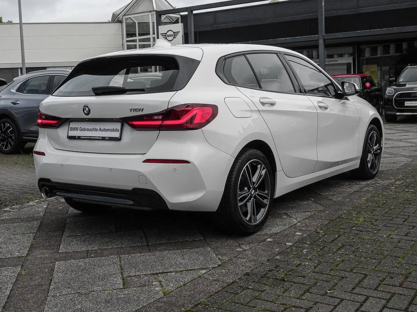 BMW 118 i TEMPOMAT+AMBIENTE+SITZHEIZUNG Blanc - 2