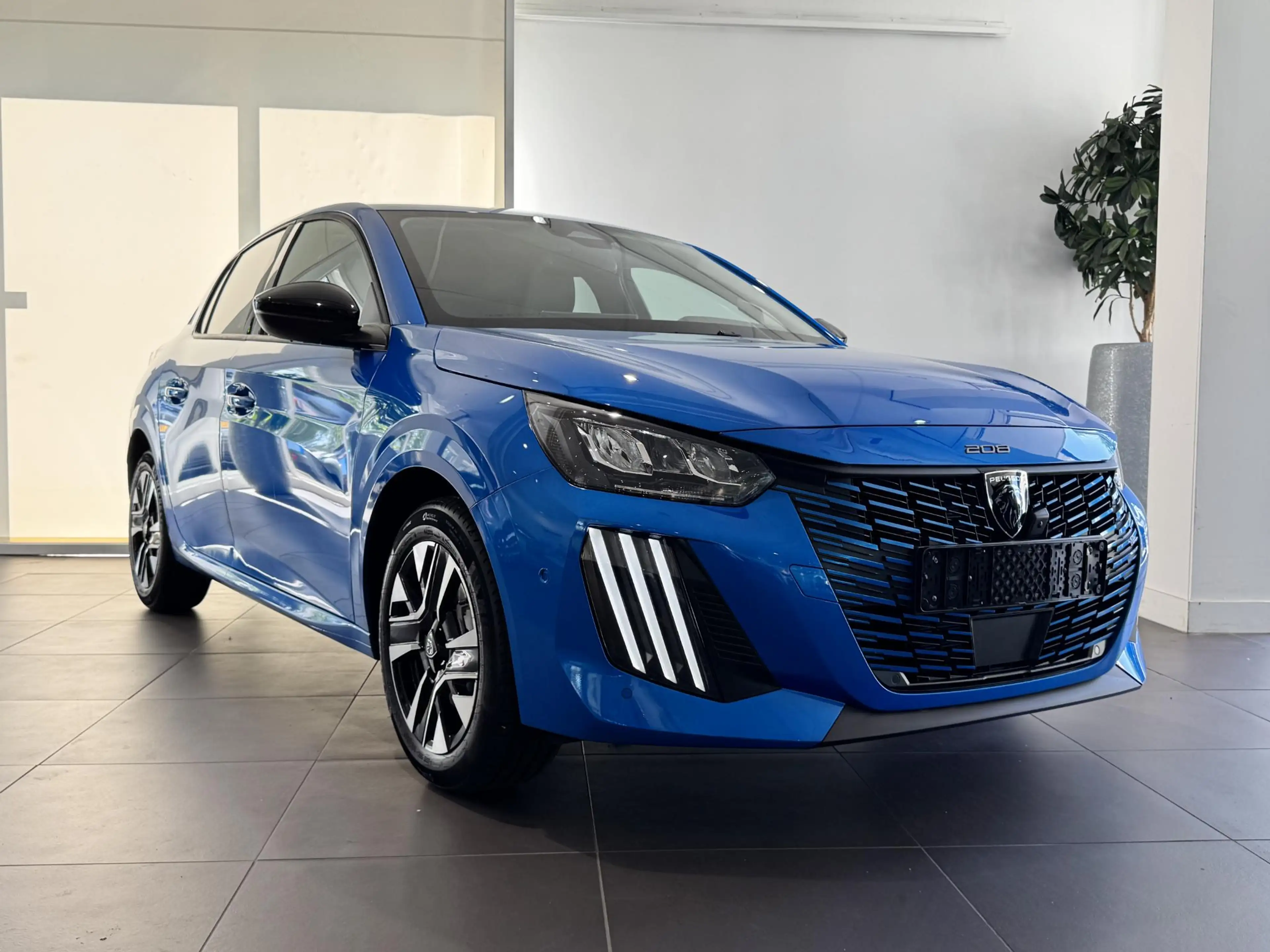 Peugeot 208 1.2 Hybrid 110 e-DCS6 GT — photo 3
