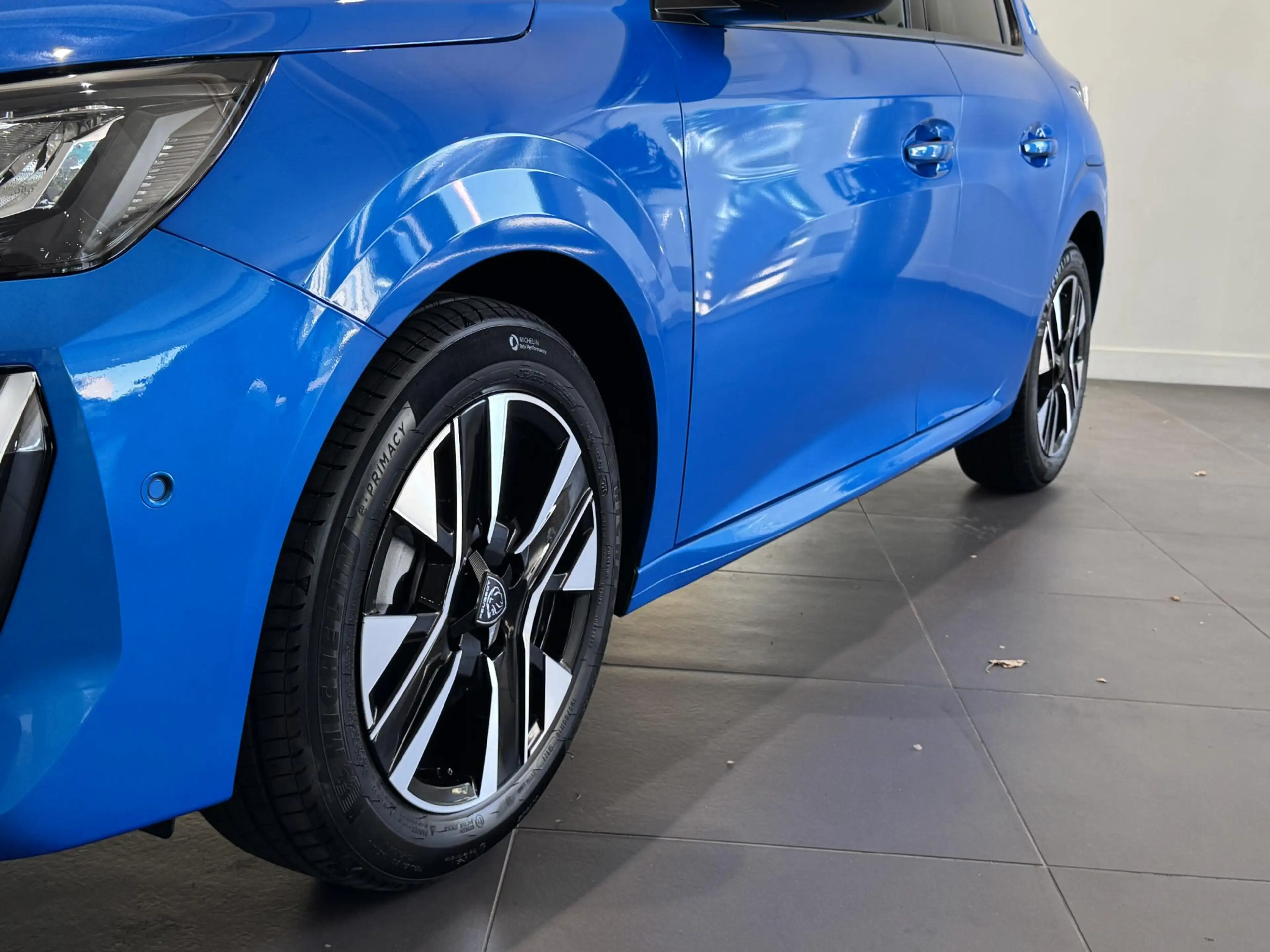 Peugeot 208 1.2 Hybrid 110 e-DCS6 GT — photo 10