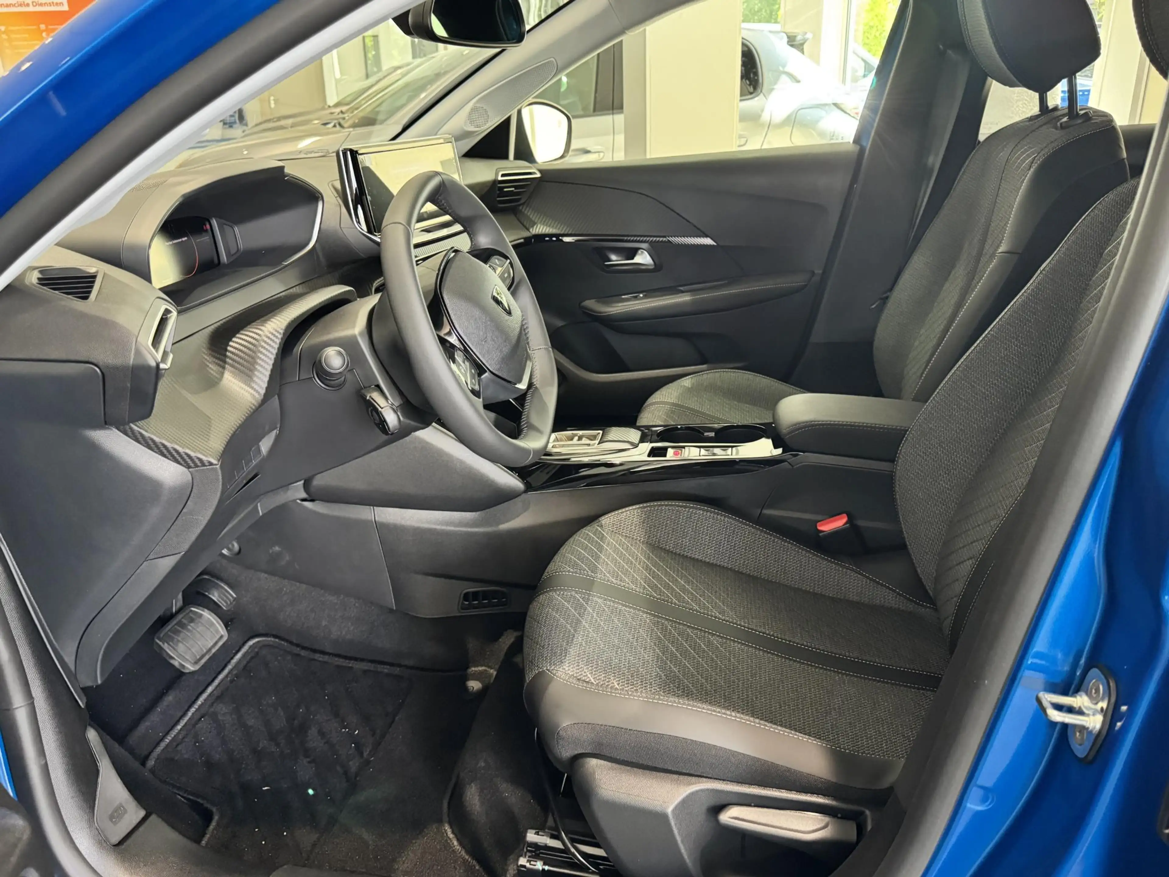 Peugeot 208 1.2 Hybrid 110 e-DCS6 GT — photo 14