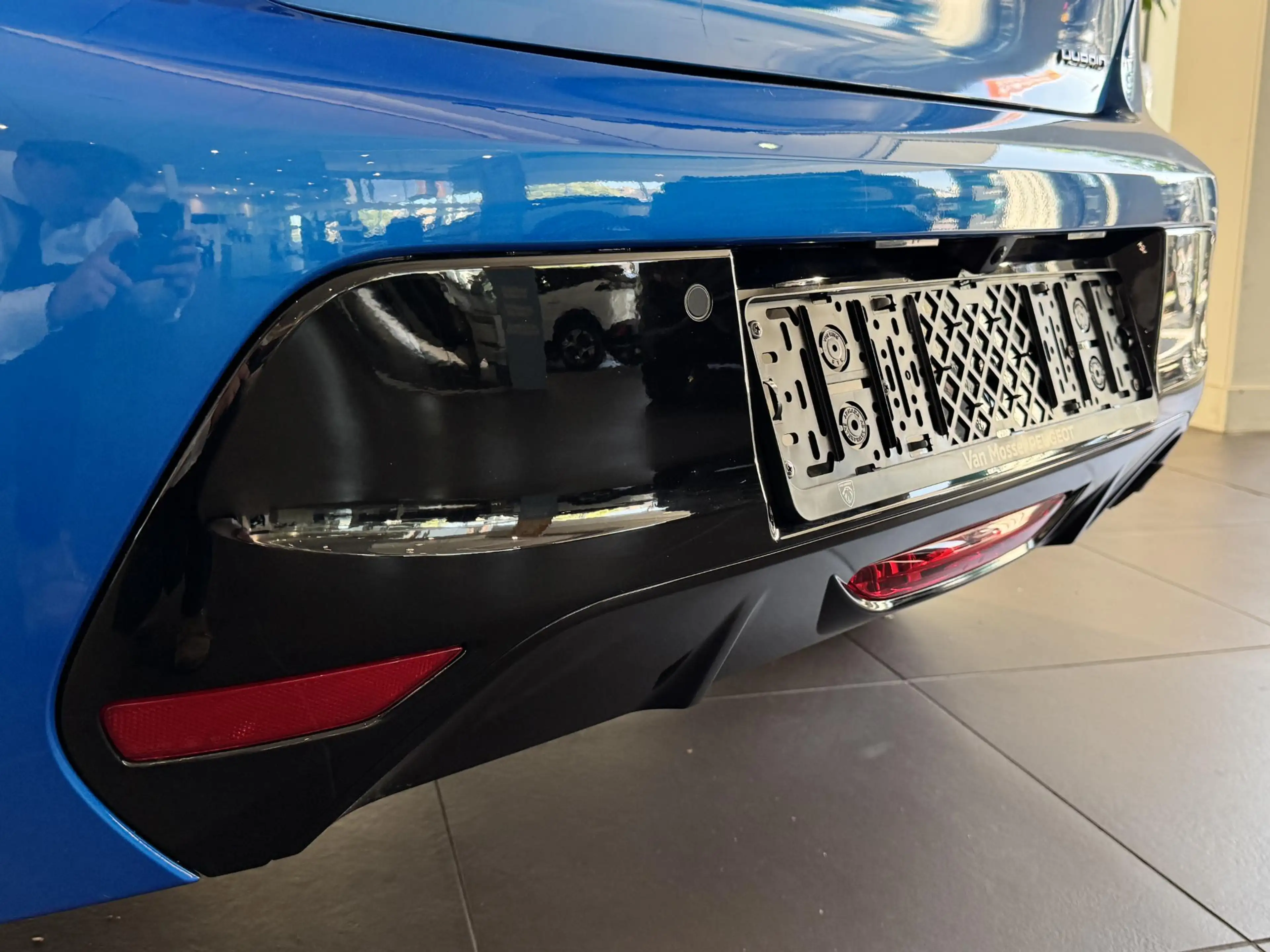 Peugeot 208 1.2 Hybrid 110 e-DCS6 GT — photo 13